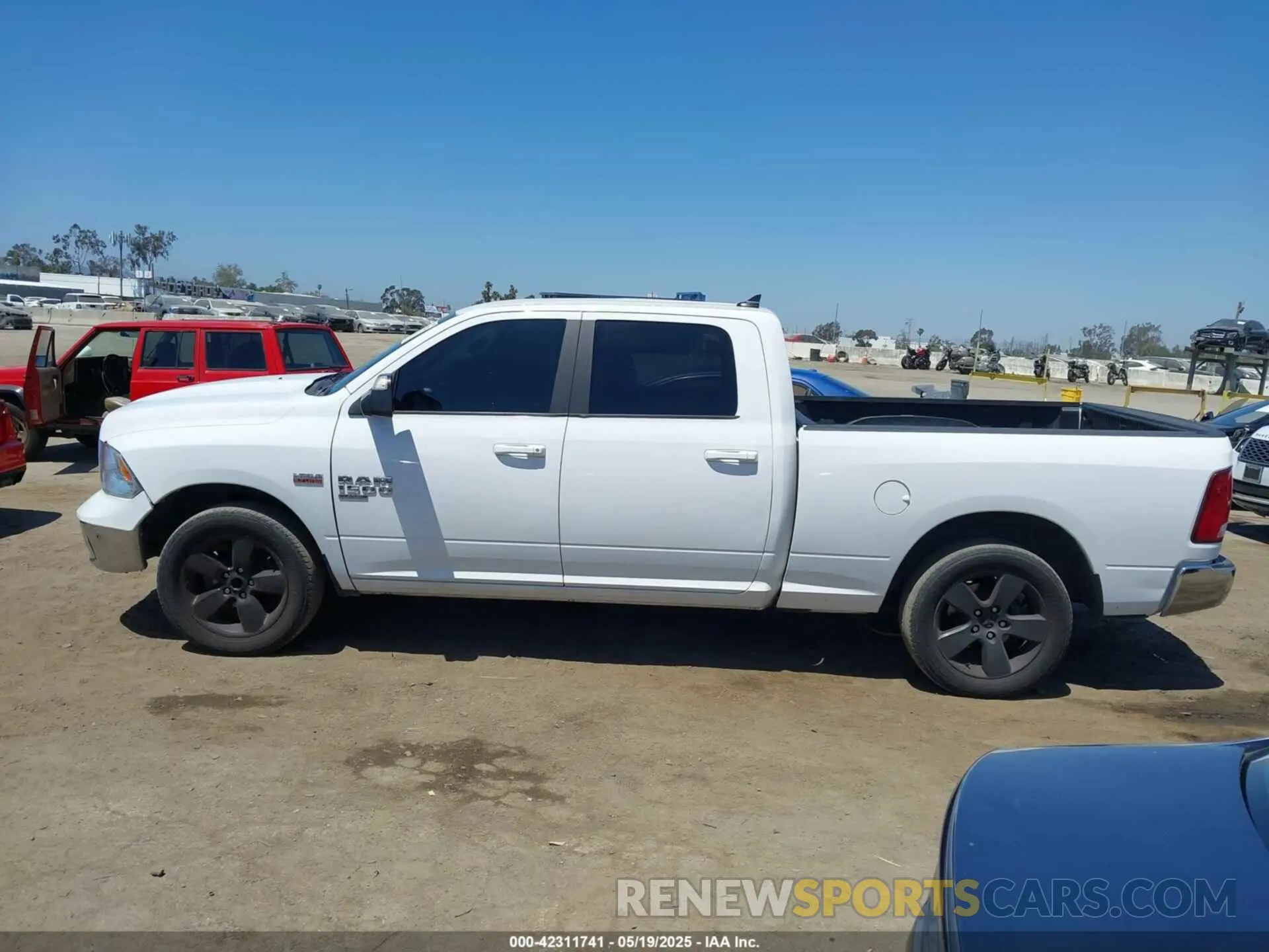 14 Photograph of a damaged car 1C6RR6TT5KS608648 RAM 1500 CLASSIC 2019