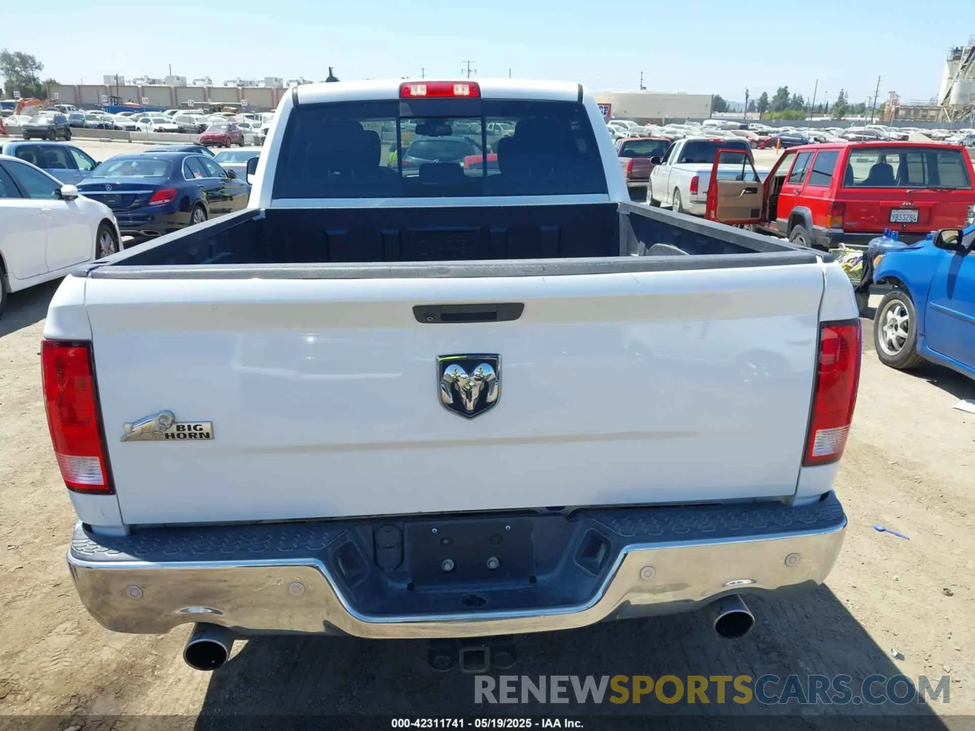 16 Photograph of a damaged car 1C6RR6TT5KS608648 RAM 1500 CLASSIC 2019