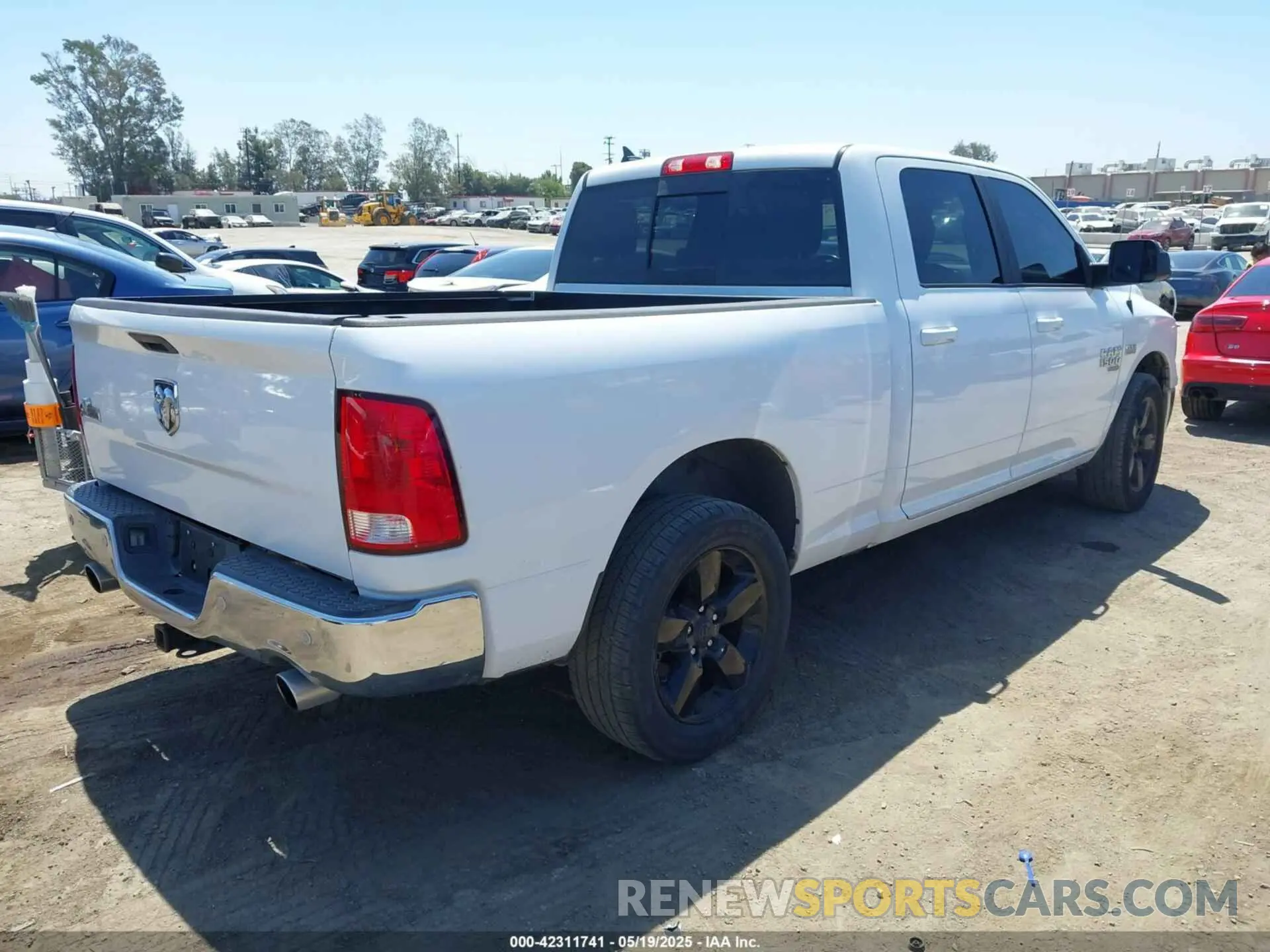 4 Photograph of a damaged car 1C6RR6TT5KS608648 RAM 1500 CLASSIC 2019