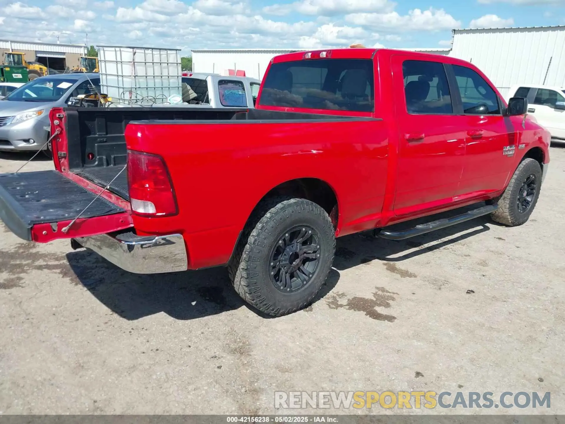 4 Photograph of a damaged car 1C6RR6TT6KS561727 RAM 1500 CLASSIC 2019