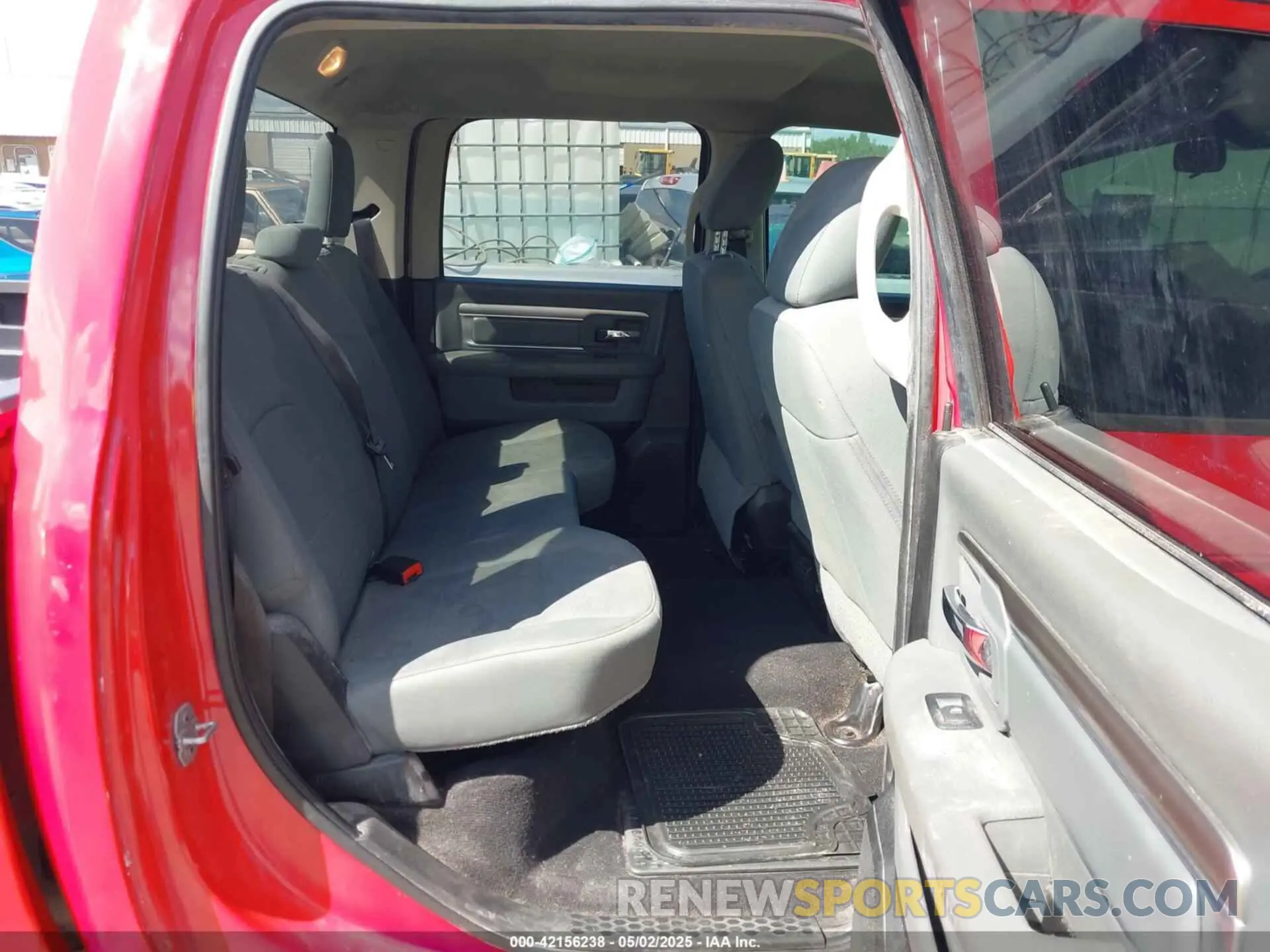 8 Photograph of a damaged car 1C6RR6TT6KS561727 RAM 1500 CLASSIC 2019