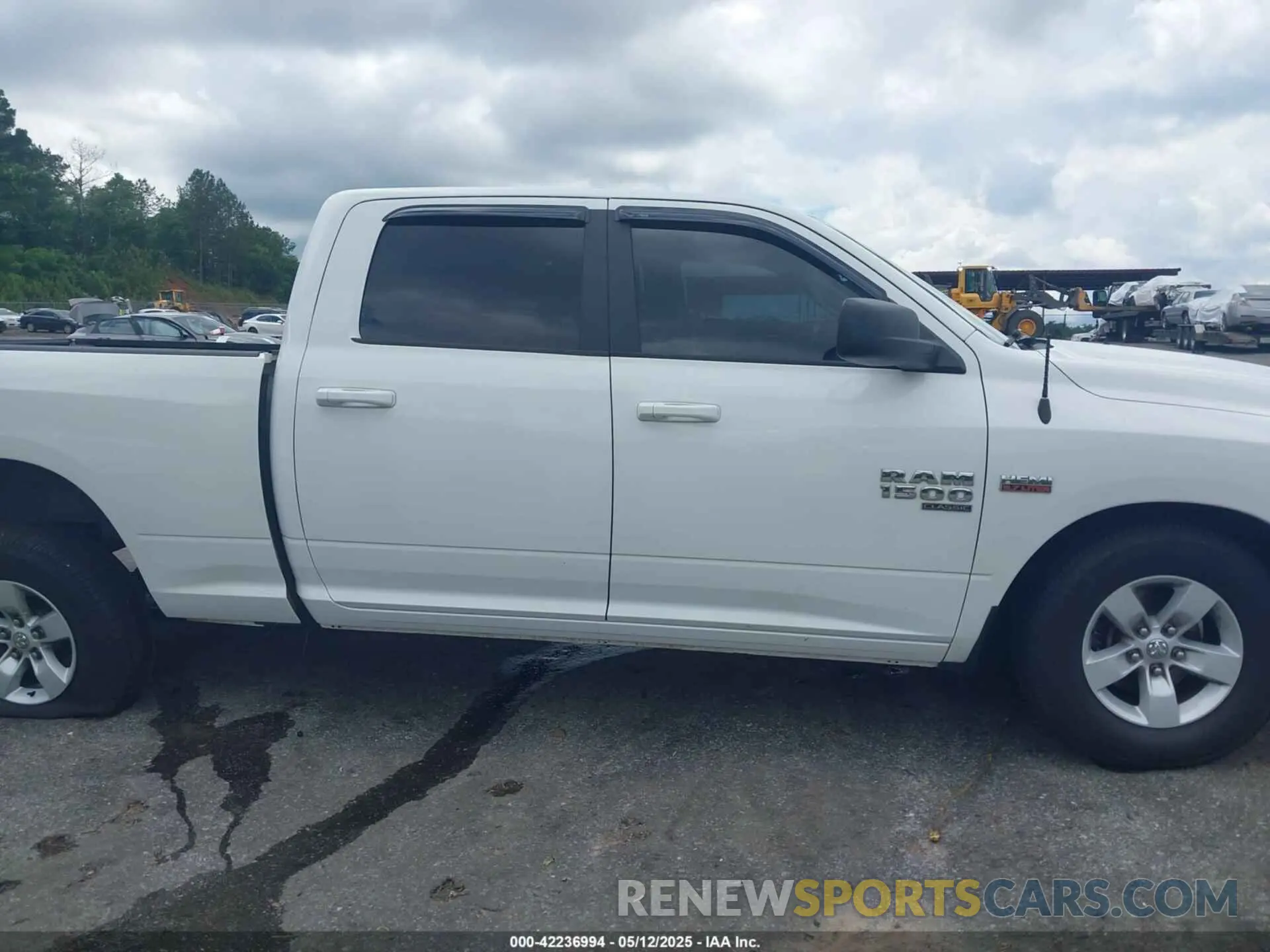 14 Photograph of a damaged car 1C6RR6TT6KS613101 RAM 1500 CLASSIC 2019