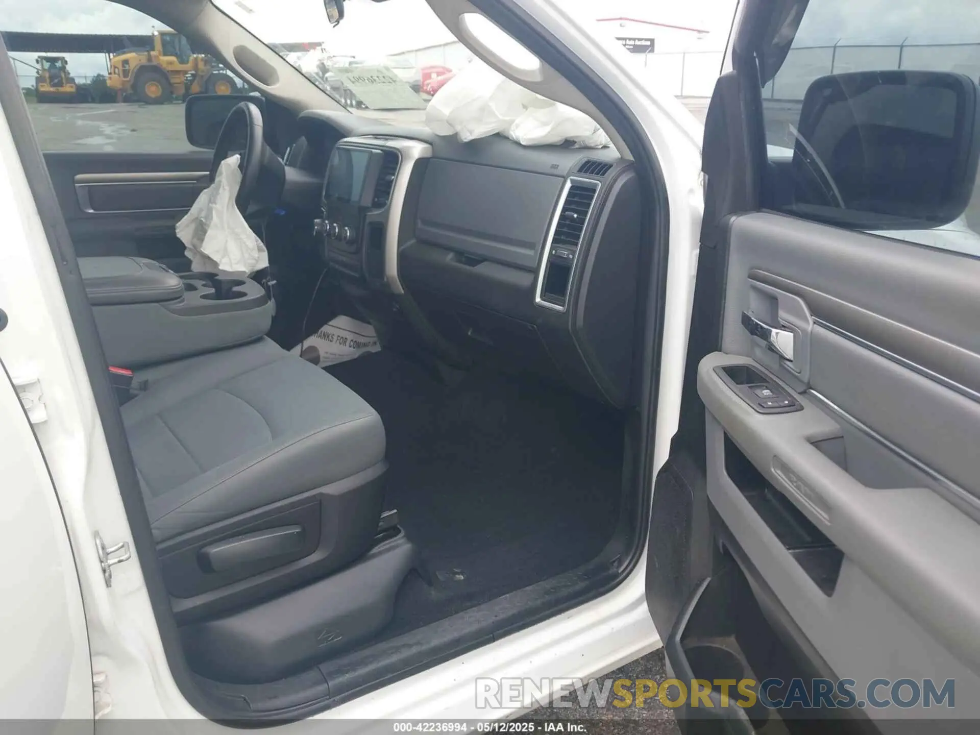 5 Photograph of a damaged car 1C6RR6TT6KS613101 RAM 1500 CLASSIC 2019