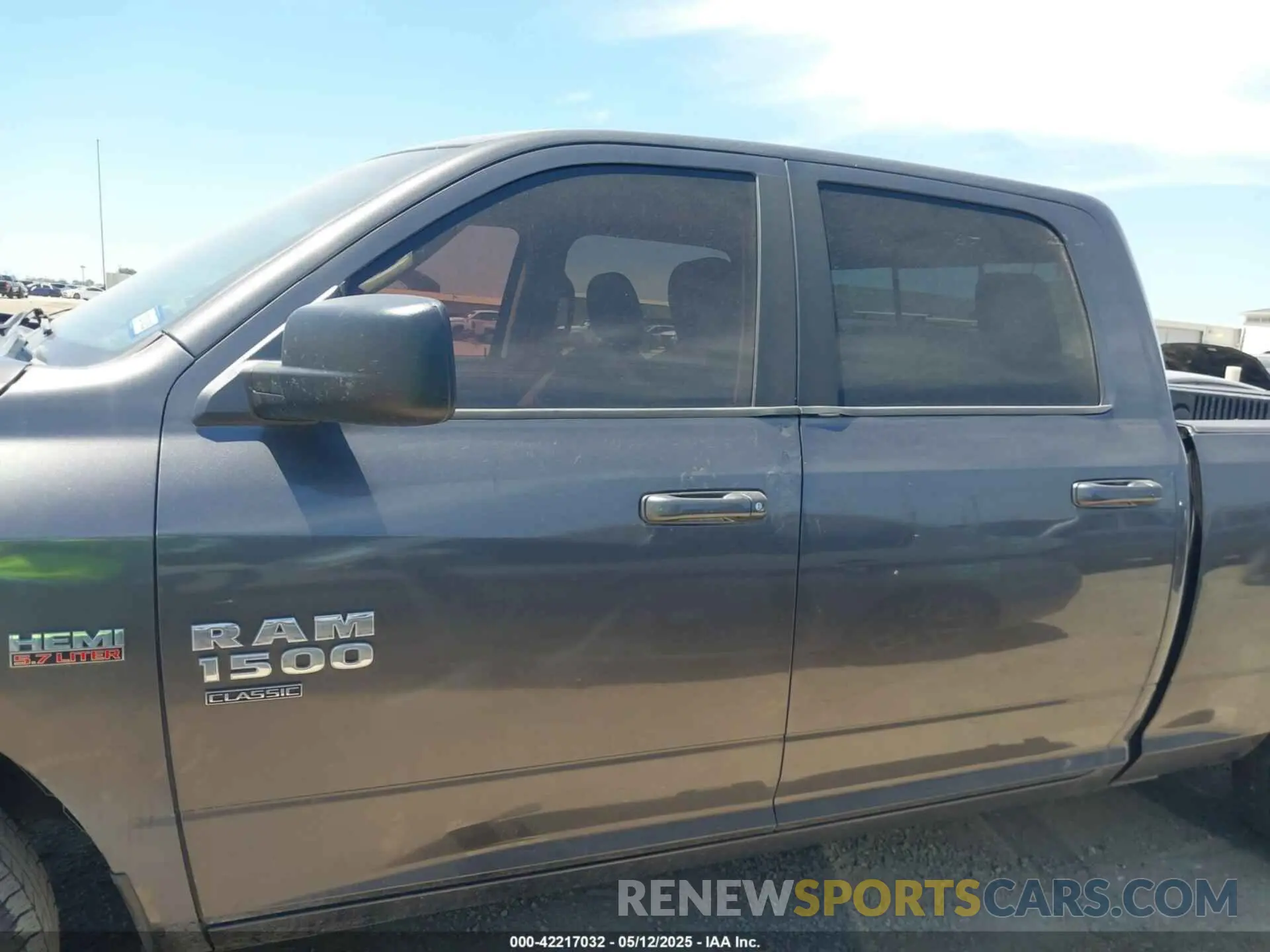 14 Photograph of a damaged car 1C6RR6TT6KS693564 RAM 1500 CLASSIC 2019