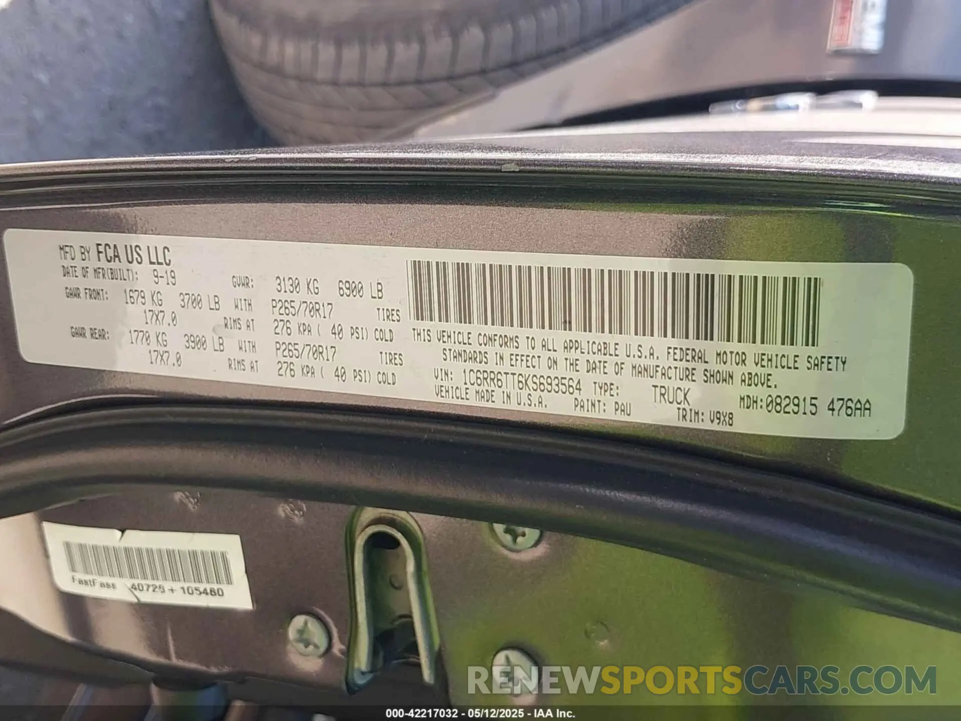9 Photograph of a damaged car 1C6RR6TT6KS693564 RAM 1500 CLASSIC 2019