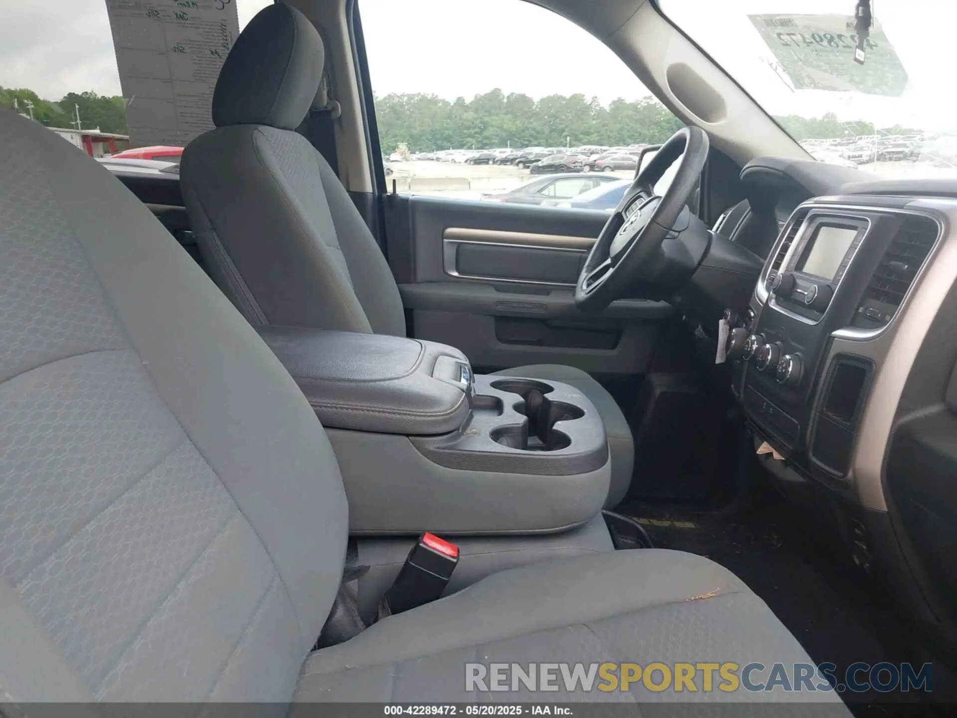 5 Photograph of a damaged car 1C6RR6TT6KS693726 RAM 1500 CLASSIC 2019