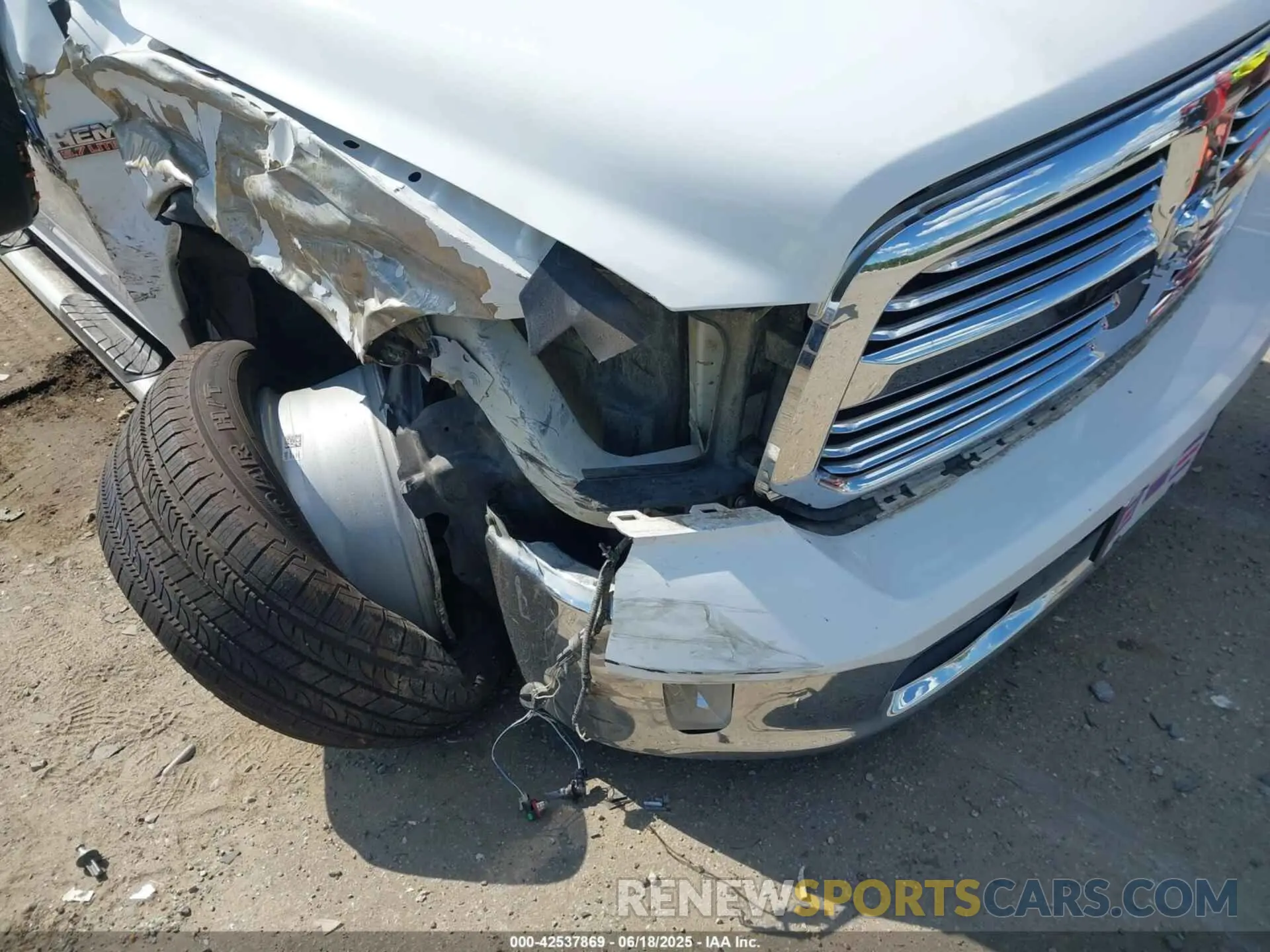 6 Photograph of a damaged car 1C6RR6TT7KS683397 RAM 1500 CLASSIC 2019