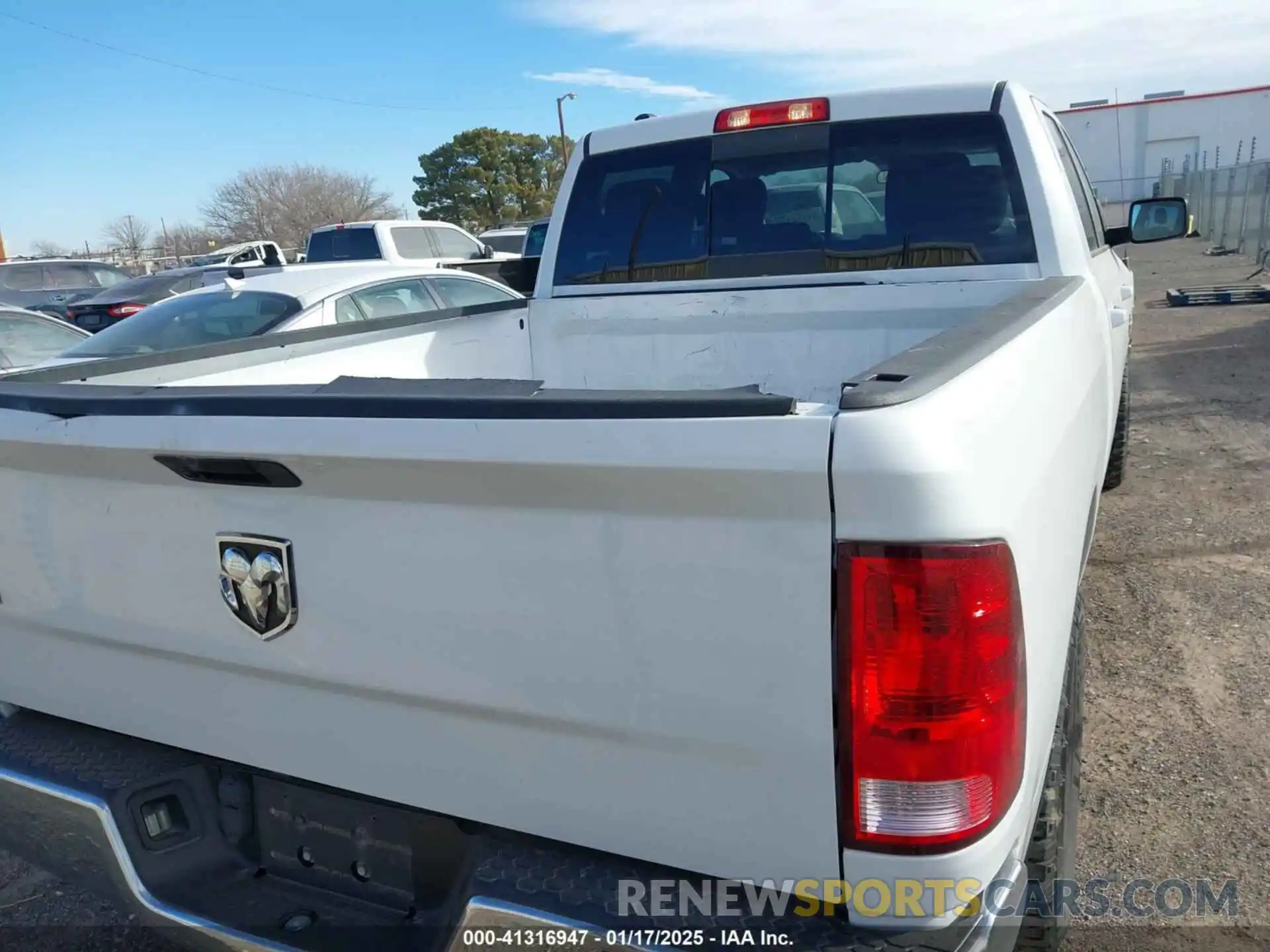 16 Photograph of a damaged car 1C6RR6TT7KS706841 RAM 1500 CLASSIC 2019