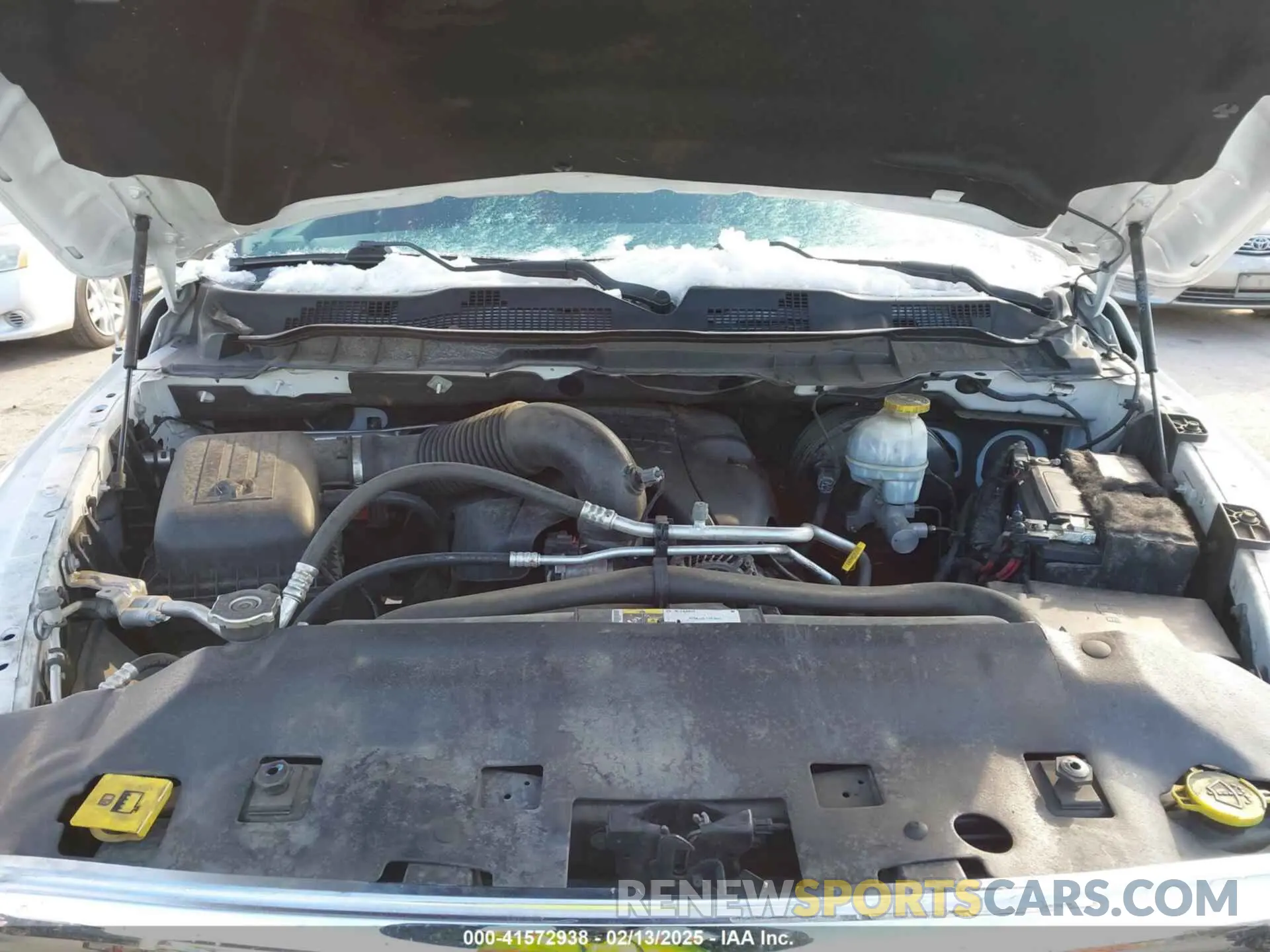 10 Photograph of a damaged car 1C6RR6TTXKS643976 RAM 1500 CLASSIC 2019
