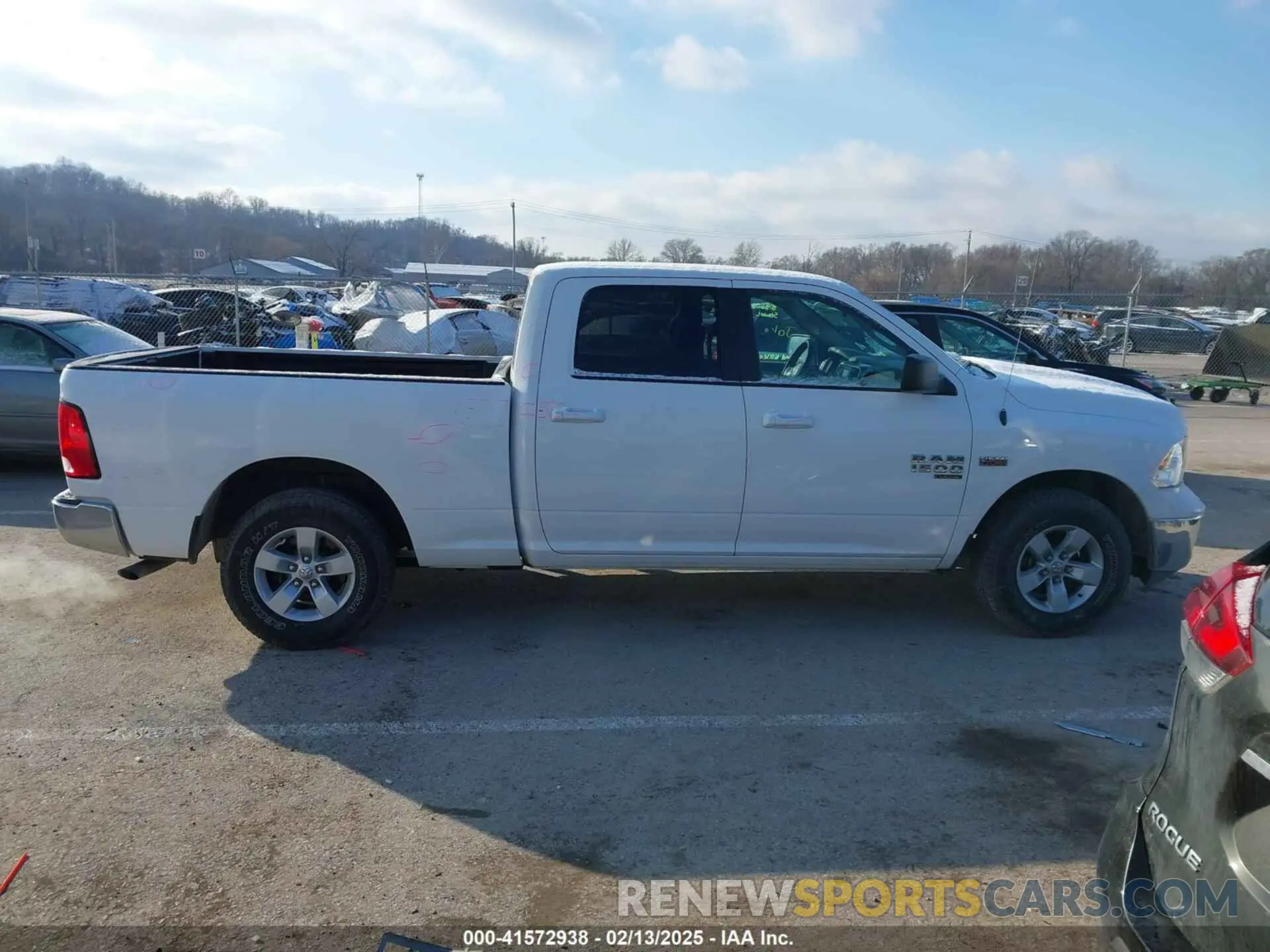 13 Photograph of a damaged car 1C6RR6TTXKS643976 RAM 1500 CLASSIC 2019