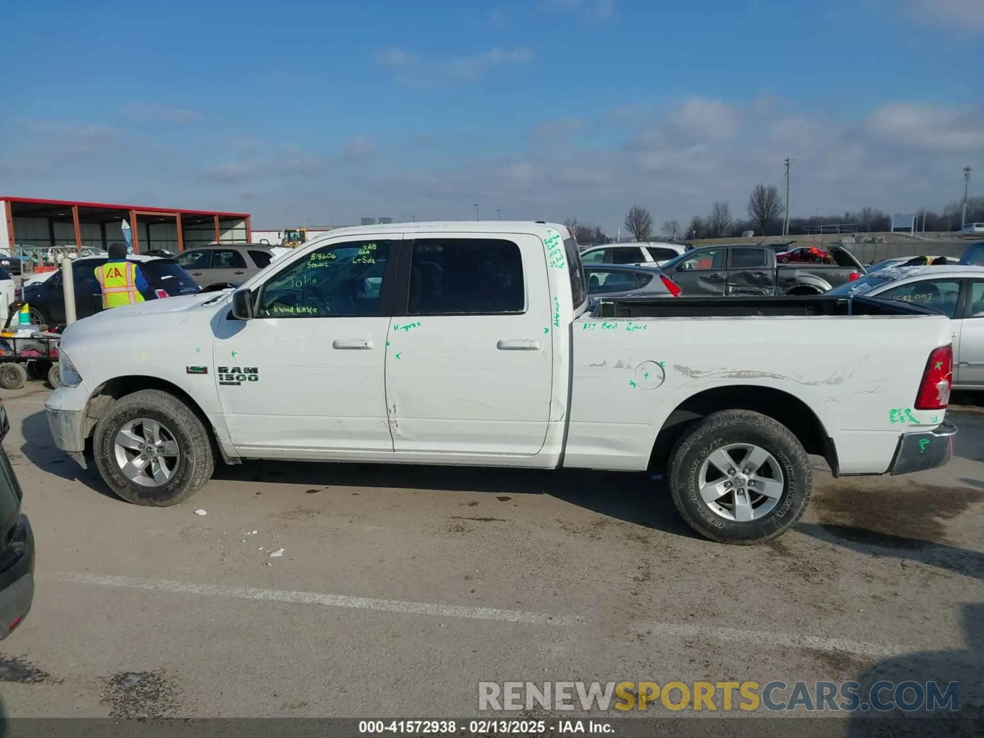 14 Photograph of a damaged car 1C6RR6TTXKS643976 RAM 1500 CLASSIC 2019