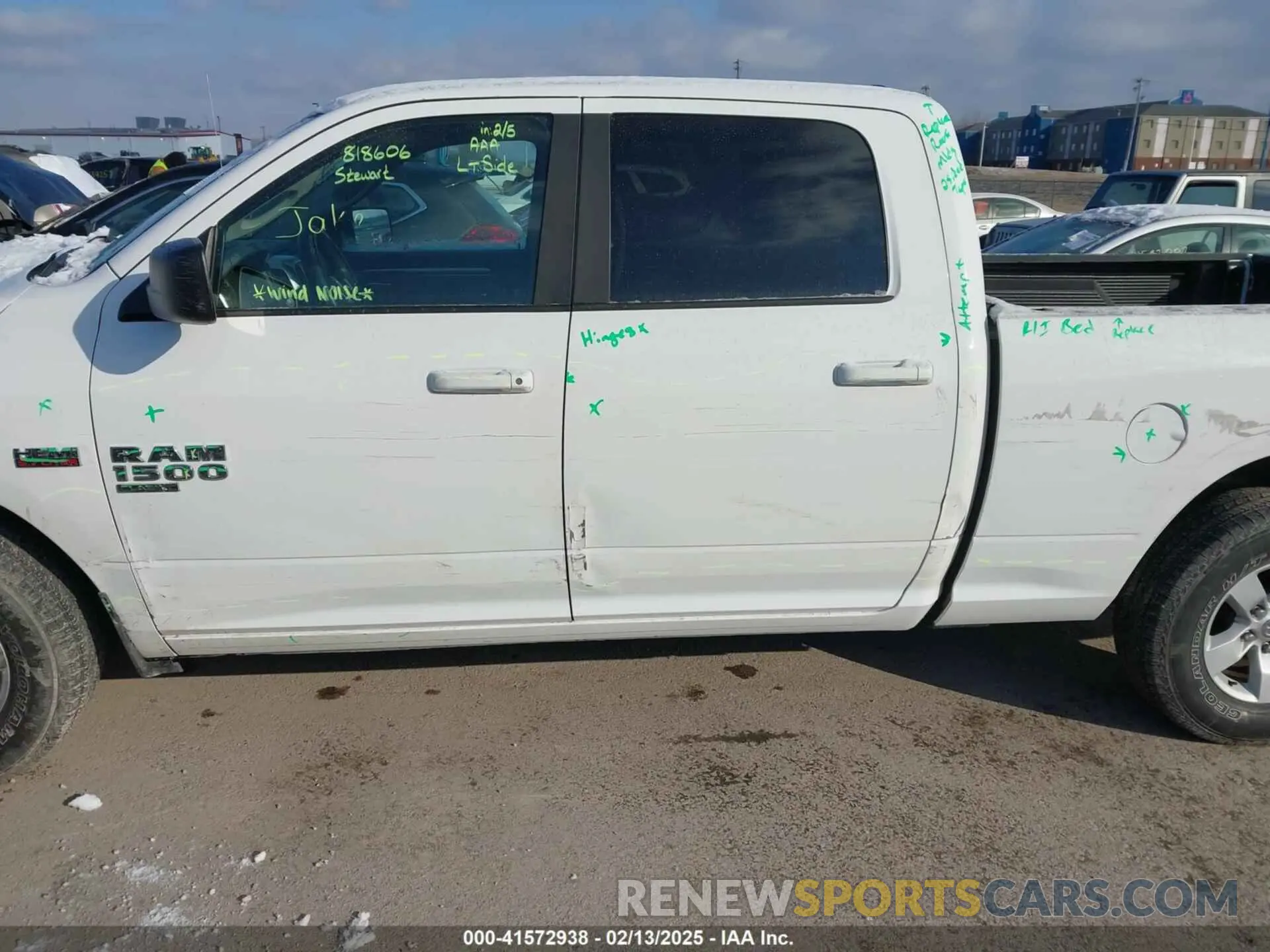 6 Photograph of a damaged car 1C6RR6TTXKS643976 RAM 1500 CLASSIC 2019