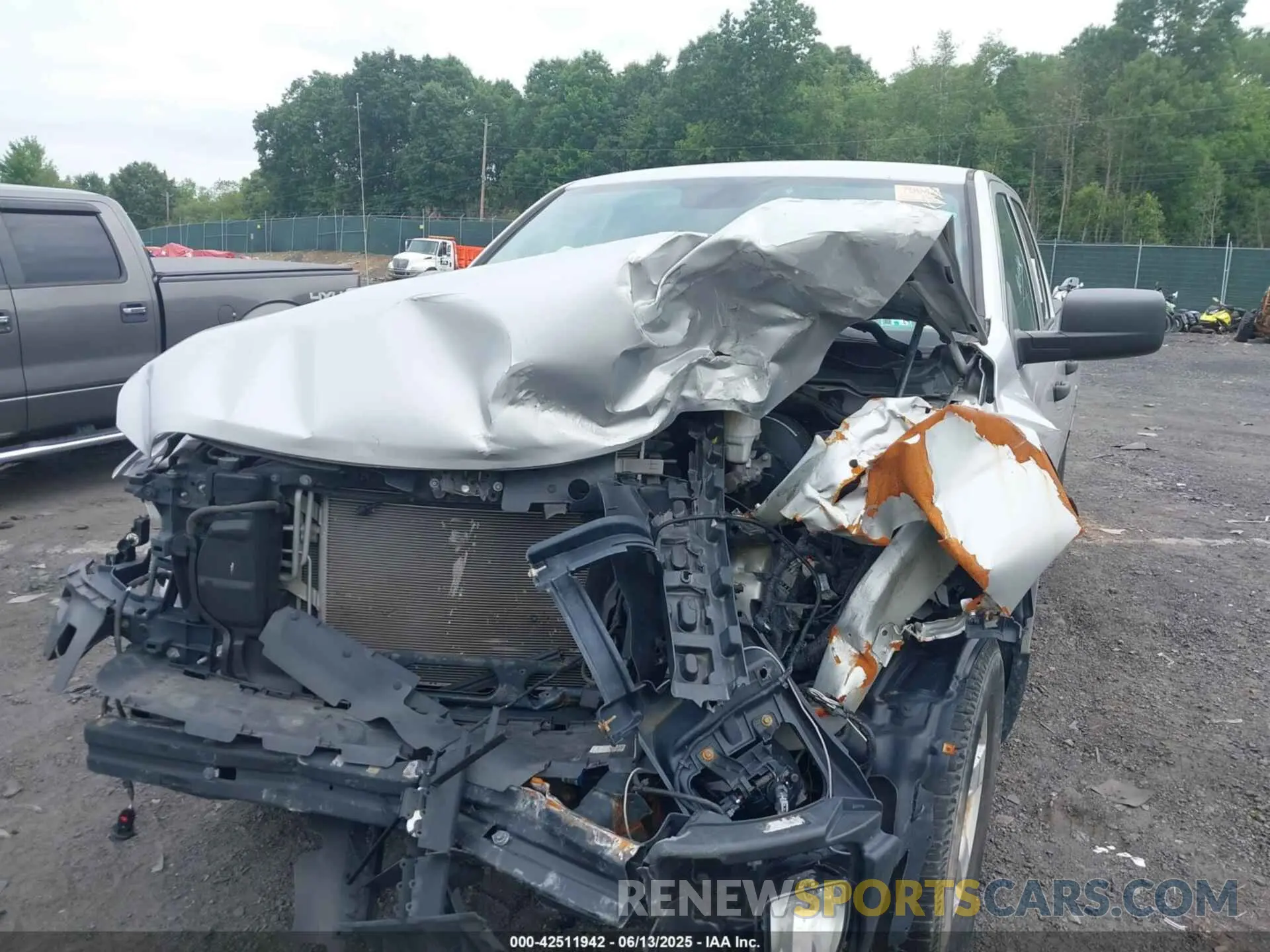 6 Photograph of a damaged car 1C6RR7FG0KS506159 RAM 1500 CLASSIC 2019