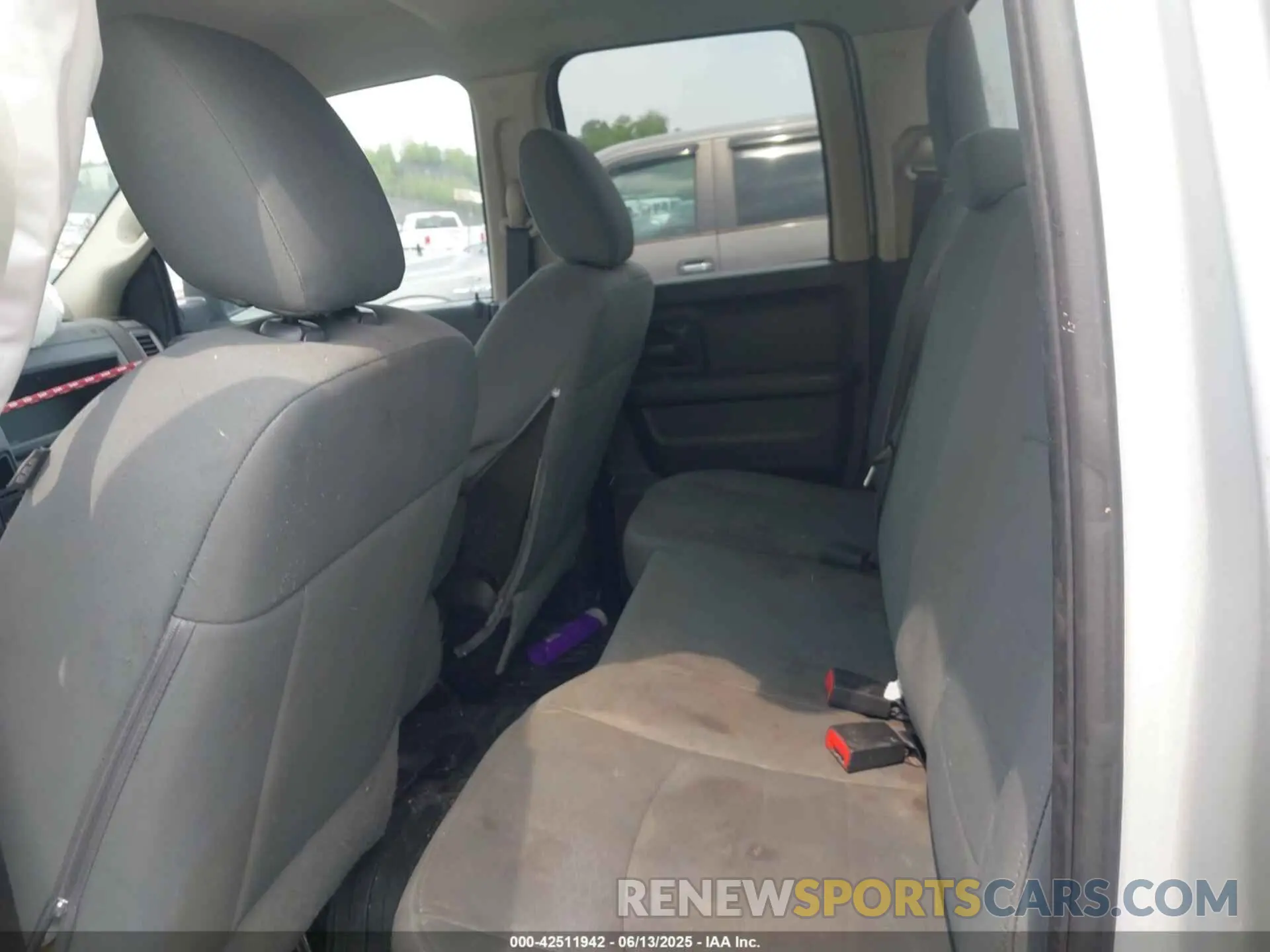 8 Photograph of a damaged car 1C6RR7FG0KS506159 RAM 1500 CLASSIC 2019
