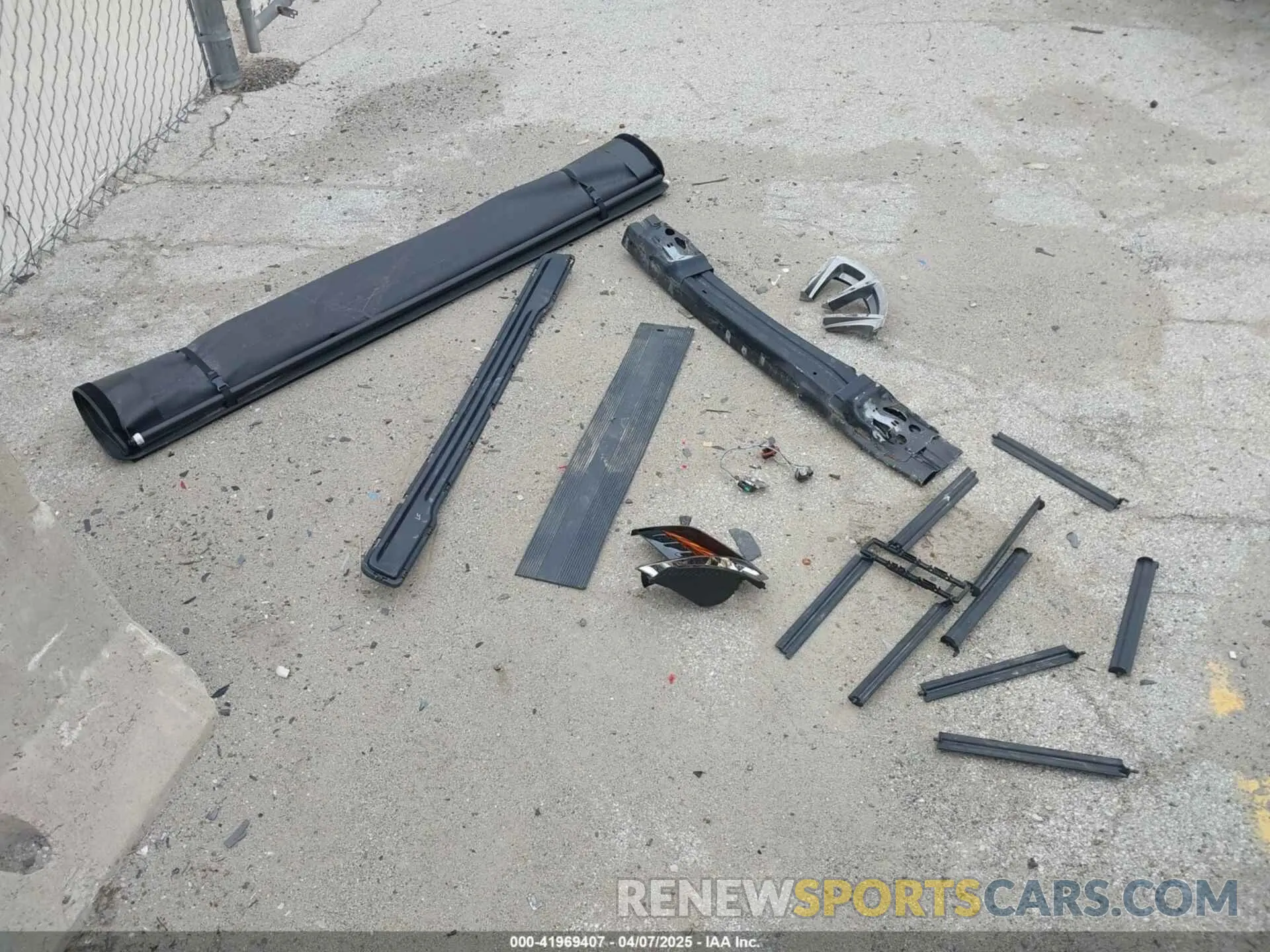 12 Photograph of a damaged car 1C6RR7FG1KS547920 RAM 1500 CLASSIC 2019