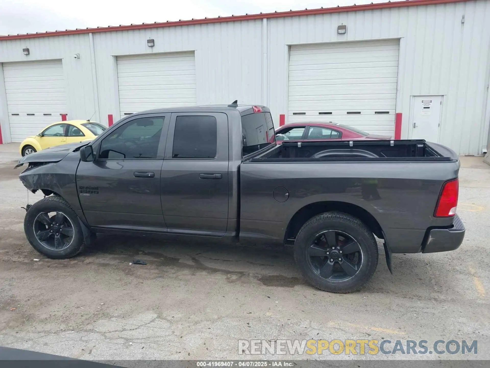 15 Photograph of a damaged car 1C6RR7FG1KS547920 RAM 1500 CLASSIC 2019