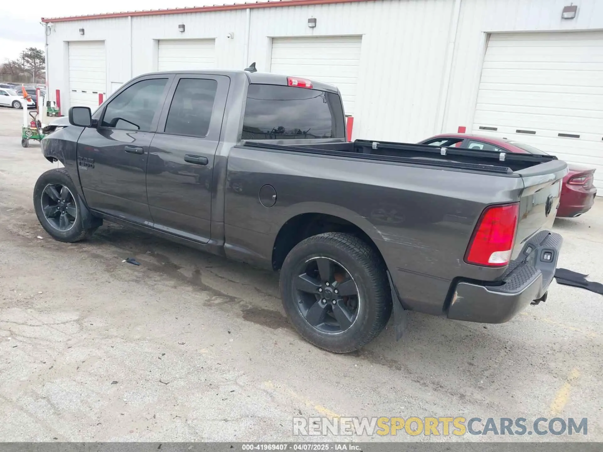 3 Photograph of a damaged car 1C6RR7FG1KS547920 RAM 1500 CLASSIC 2019