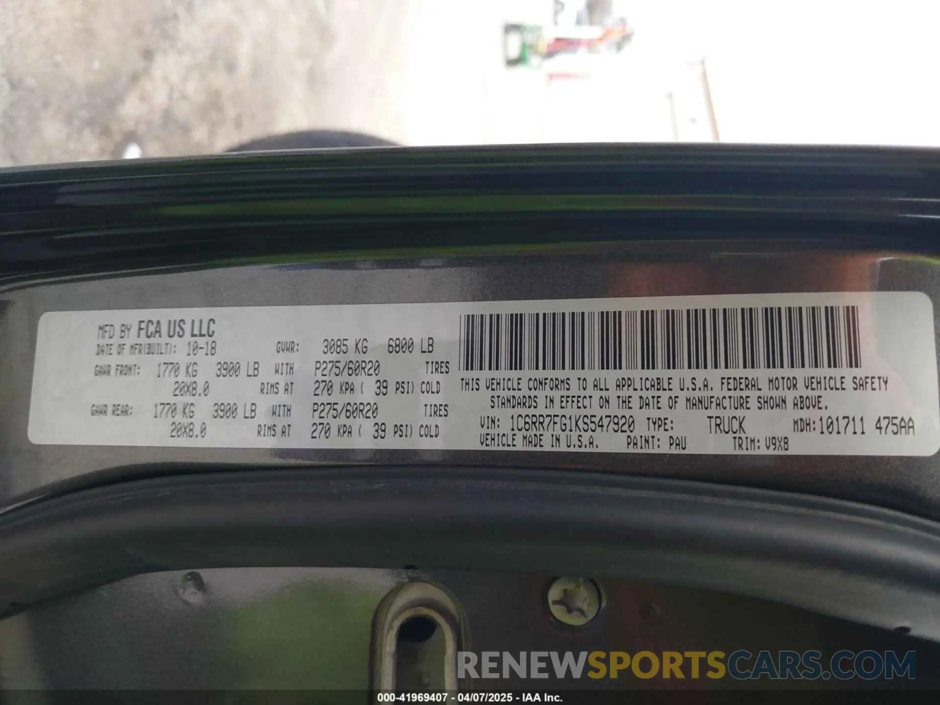 9 Photograph of a damaged car 1C6RR7FG1KS547920 RAM 1500 CLASSIC 2019