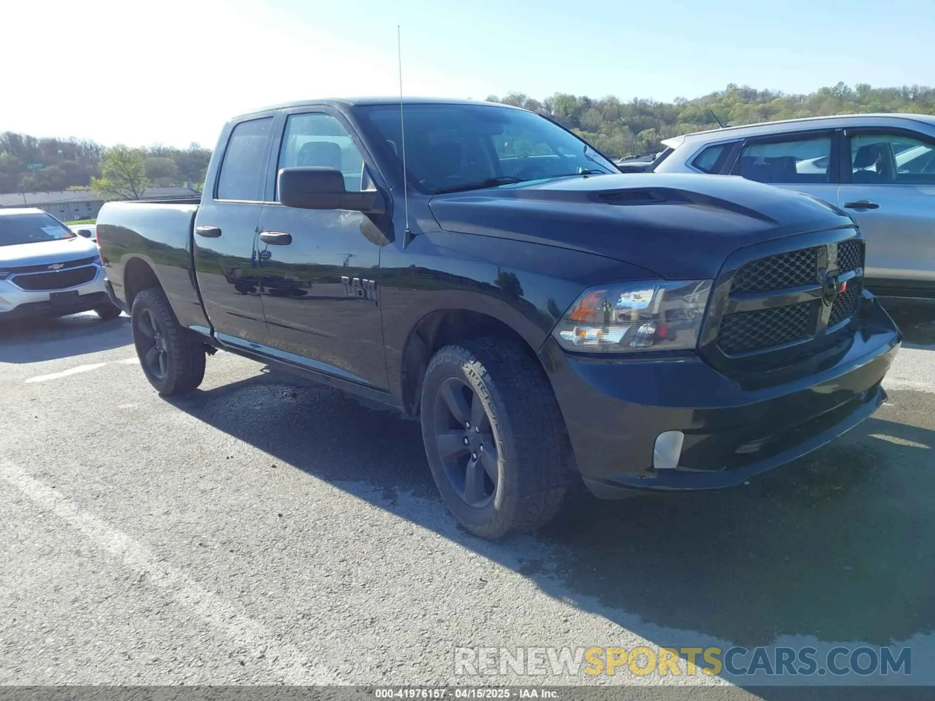 1 Photograph of a damaged car 1C6RR7FG1KS653364 RAM 1500 CLASSIC 2019
