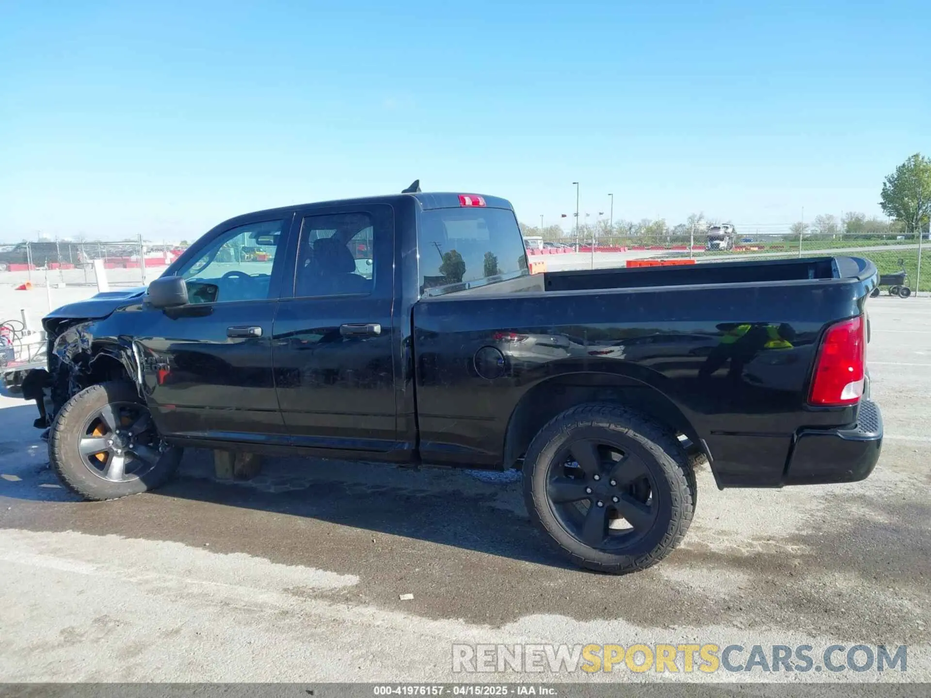 14 Photograph of a damaged car 1C6RR7FG1KS653364 RAM 1500 CLASSIC 2019