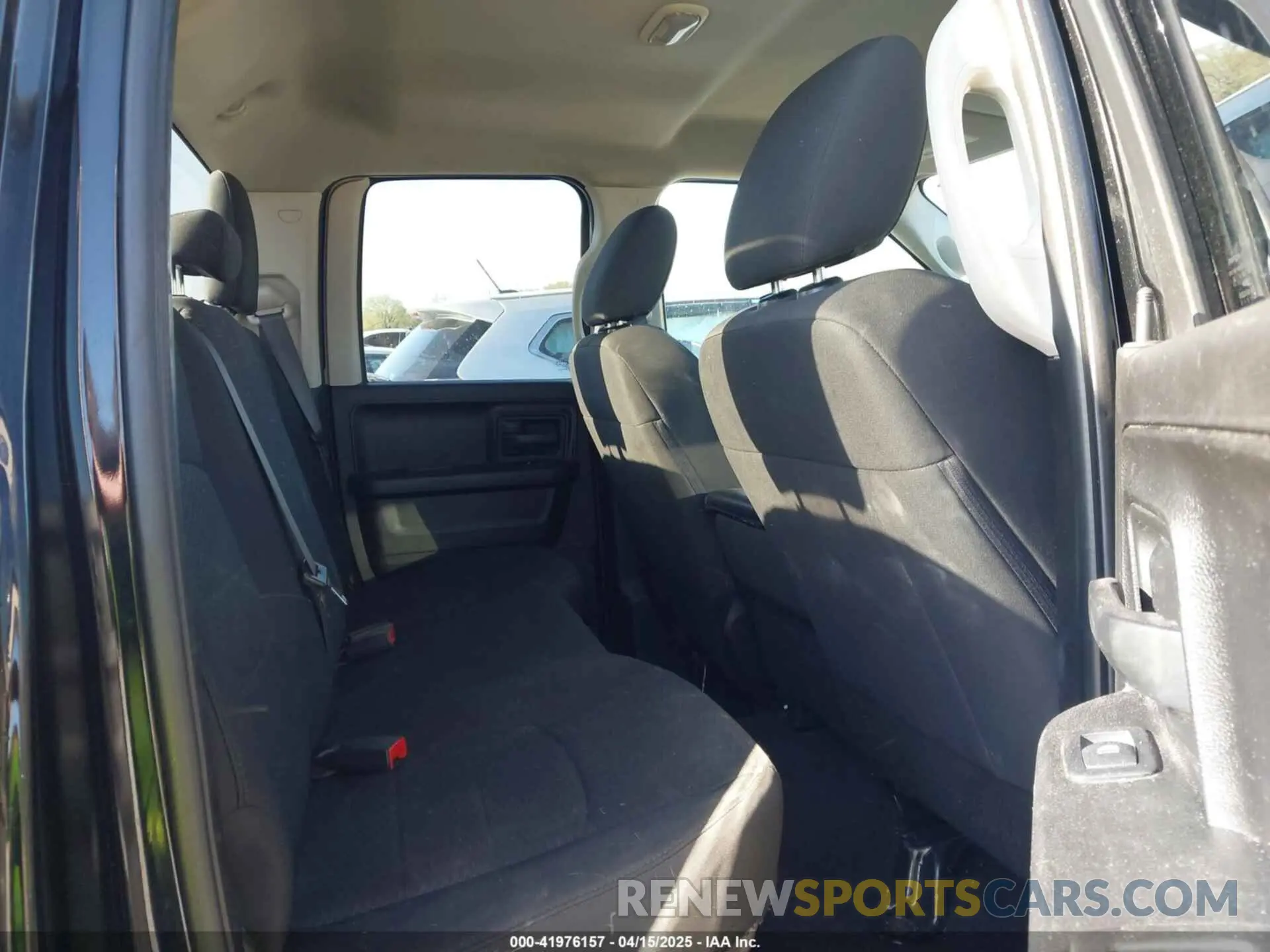 8 Photograph of a damaged car 1C6RR7FG1KS653364 RAM 1500 CLASSIC 2019