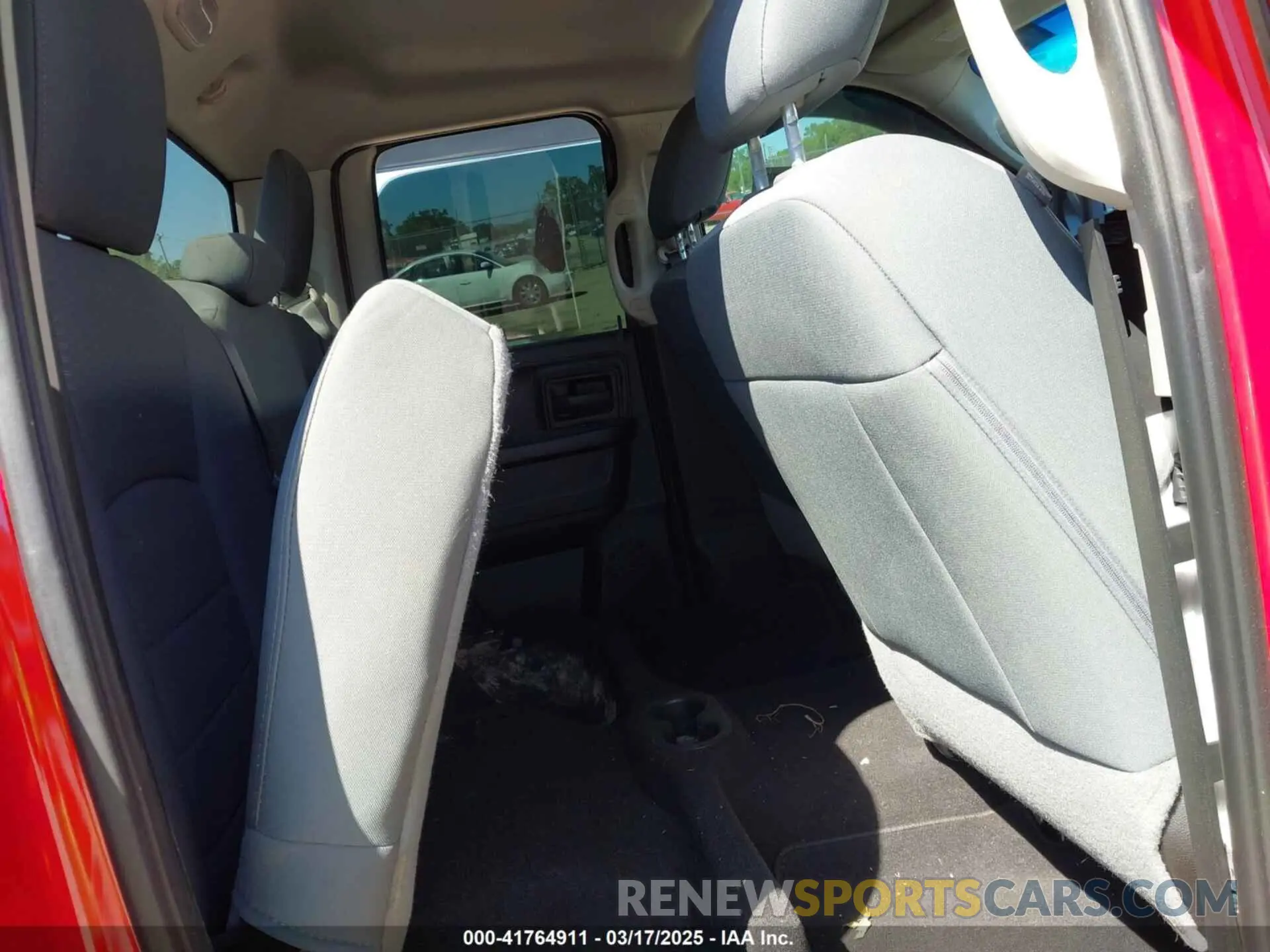 8 Photograph of a damaged car 1C6RR7FG6KS531809 RAM 1500 CLASSIC 2019