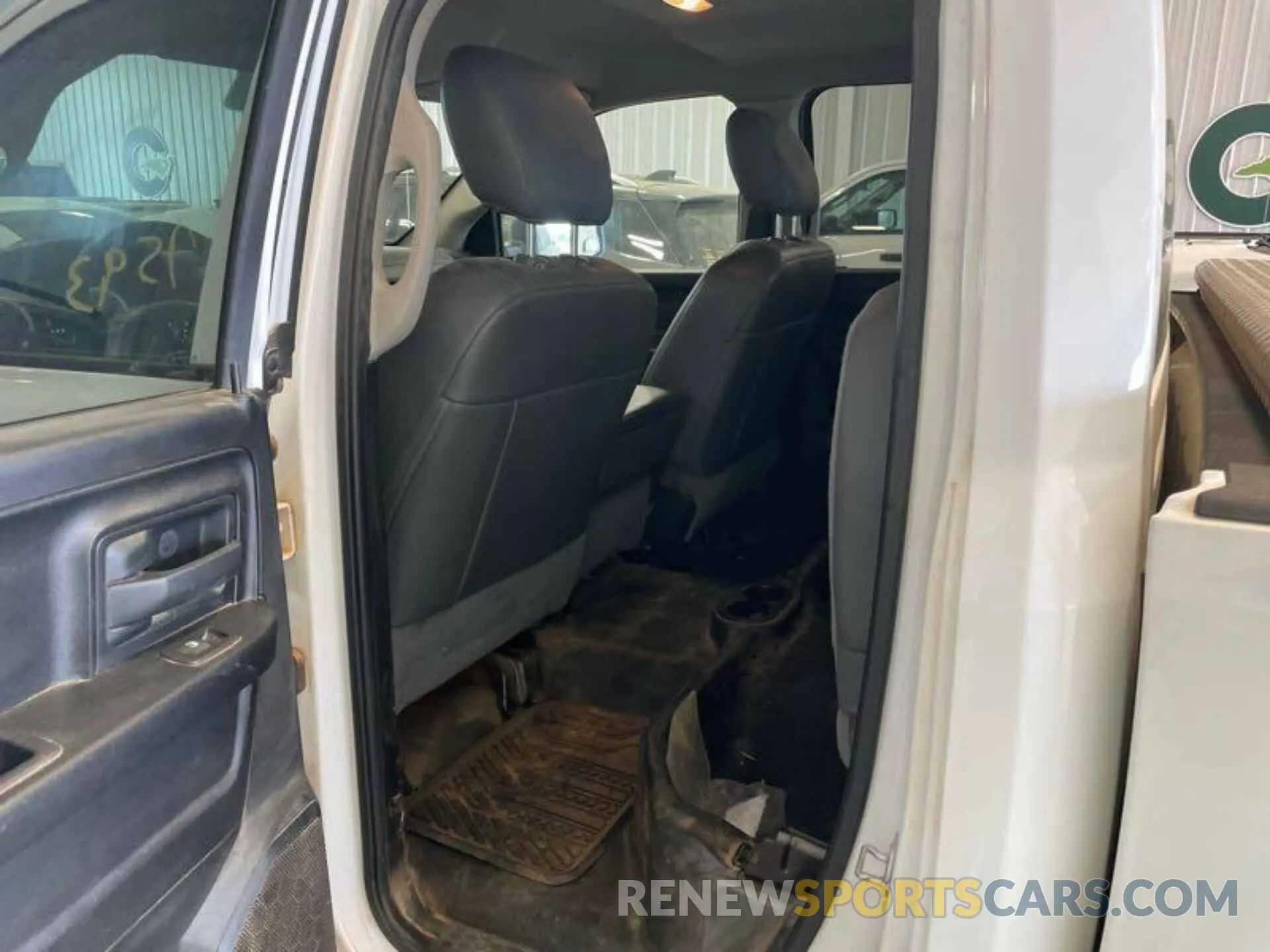 17 Photograph of a damaged car 1C6RR7FG6KS607044 RAM 1500 CLASSIC 2019