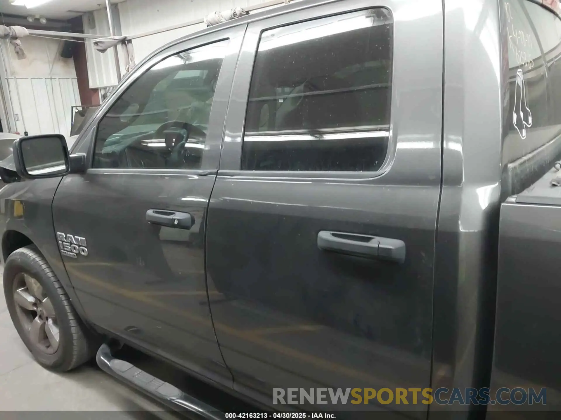 14 Photograph of a damaged car 1C6RR7FG6KS625365 RAM 1500 CLASSIC 2019