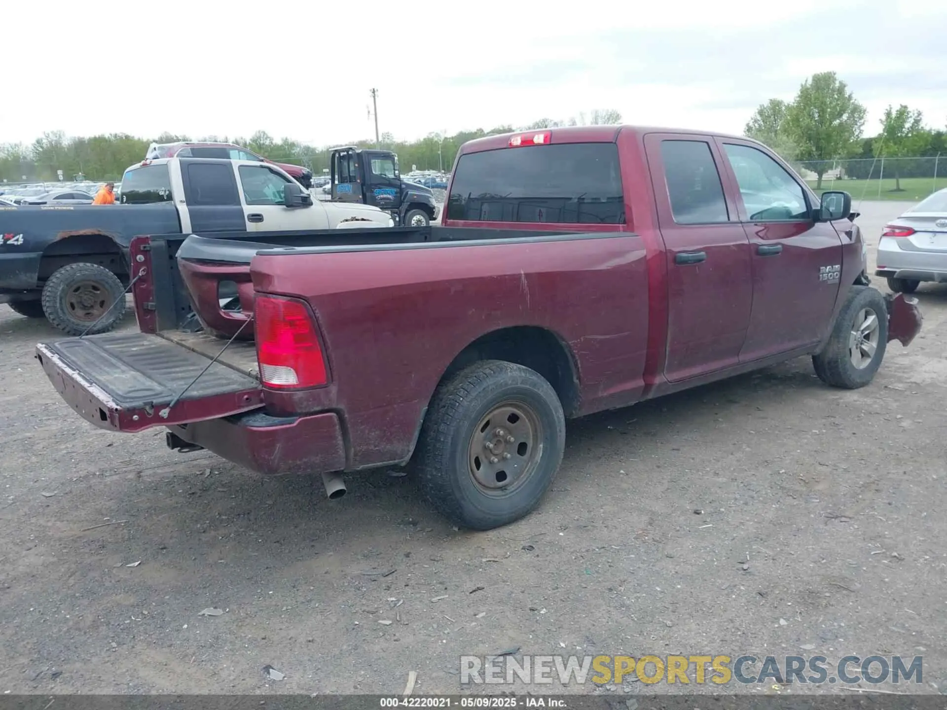 4 Photograph of a damaged car 1C6RR7FG7KS501699 RAM 1500 CLASSIC 2019