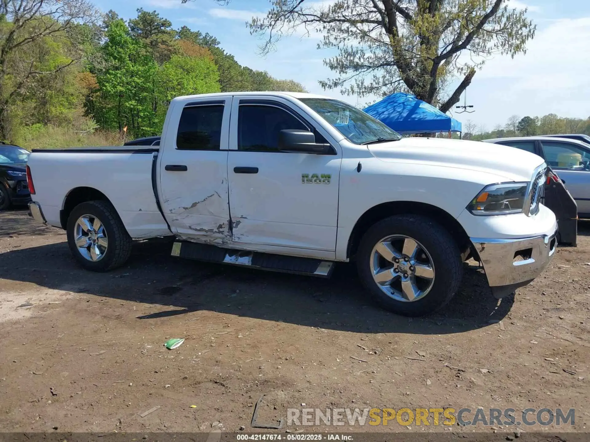 13 Photograph of a damaged car 1C6RR7FG7KS519829 RAM 1500 CLASSIC 2019
