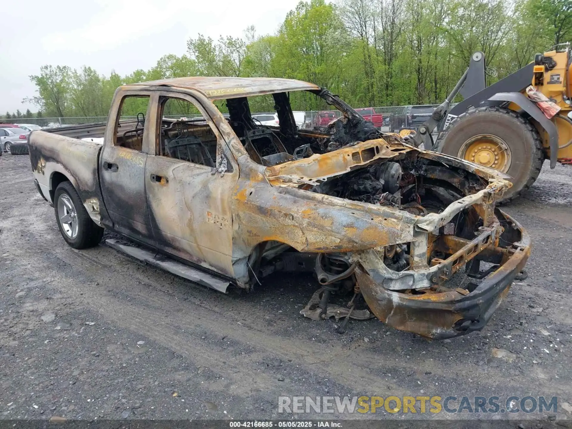 1 Photograph of a damaged car 1C6RR7FG7KS658598 RAM 1500 CLASSIC 2019