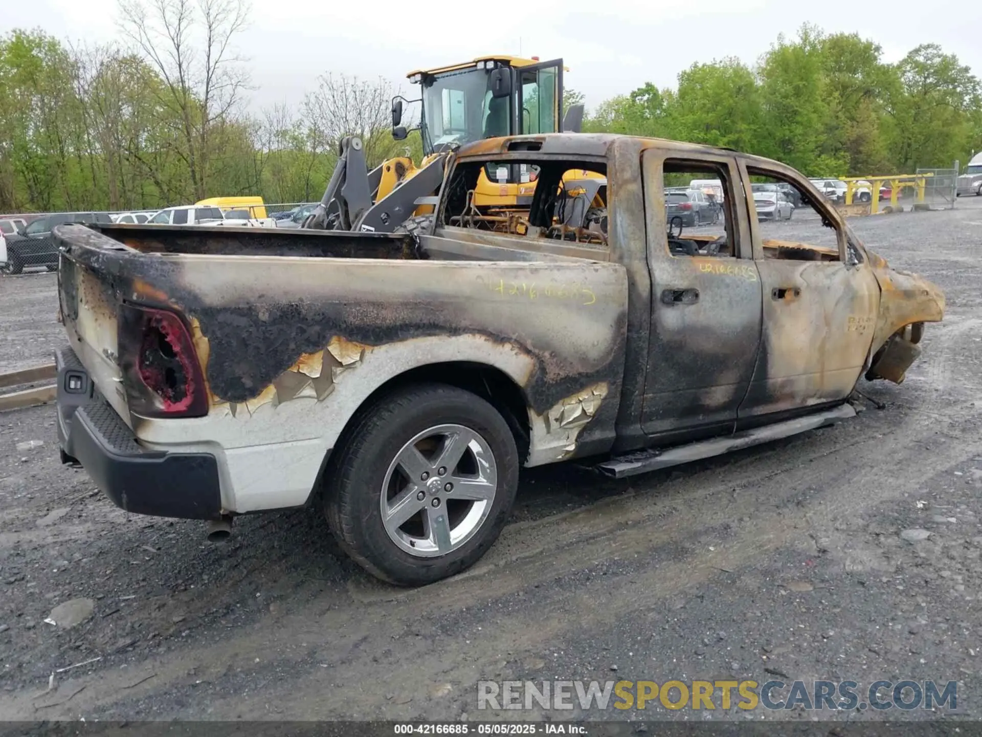 4 Photograph of a damaged car 1C6RR7FG7KS658598 RAM 1500 CLASSIC 2019