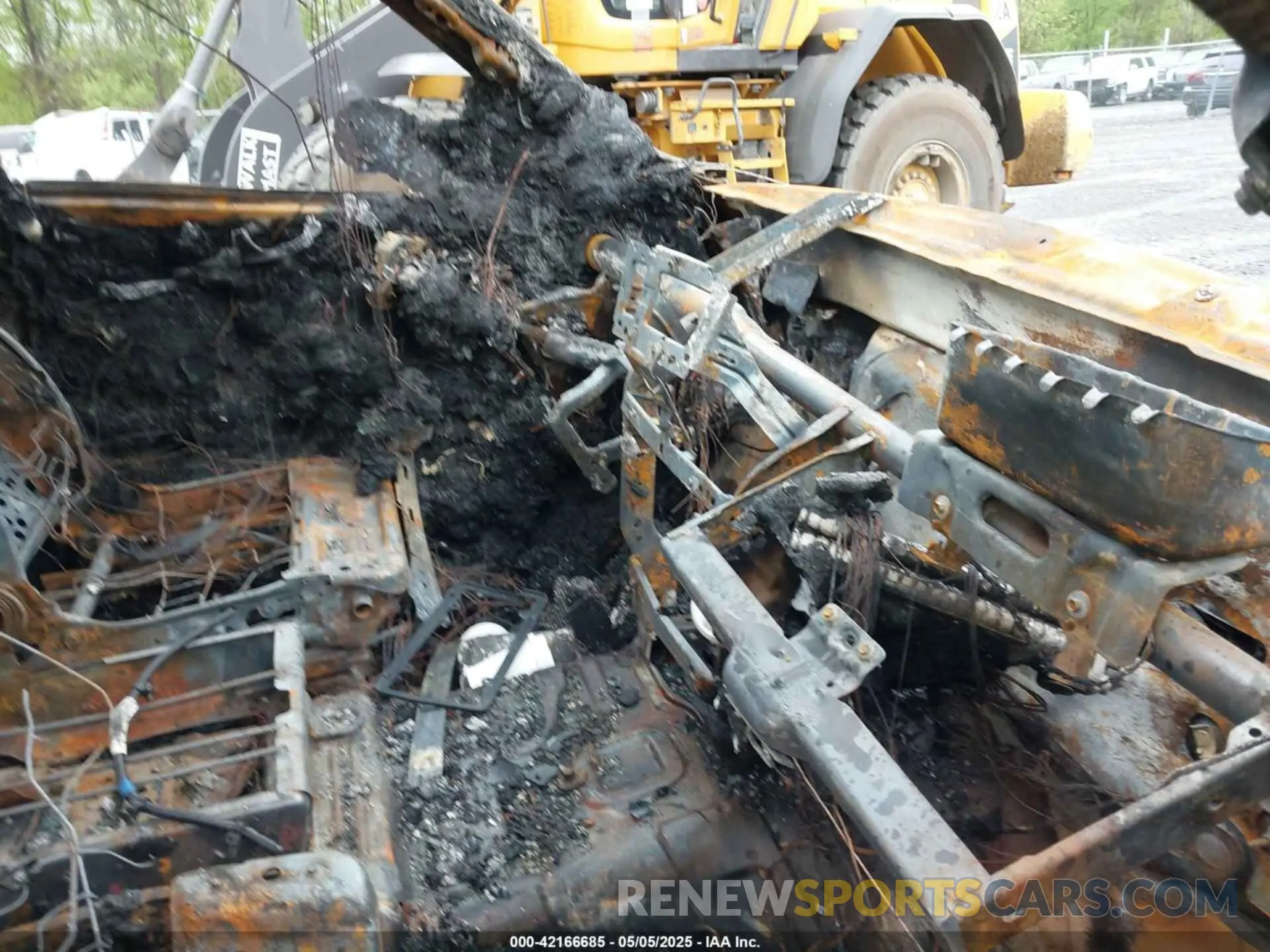 5 Photograph of a damaged car 1C6RR7FG7KS658598 RAM 1500 CLASSIC 2019