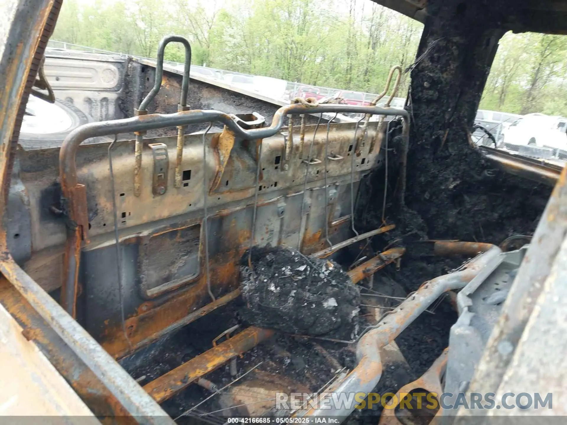8 Photograph of a damaged car 1C6RR7FG7KS658598 RAM 1500 CLASSIC 2019