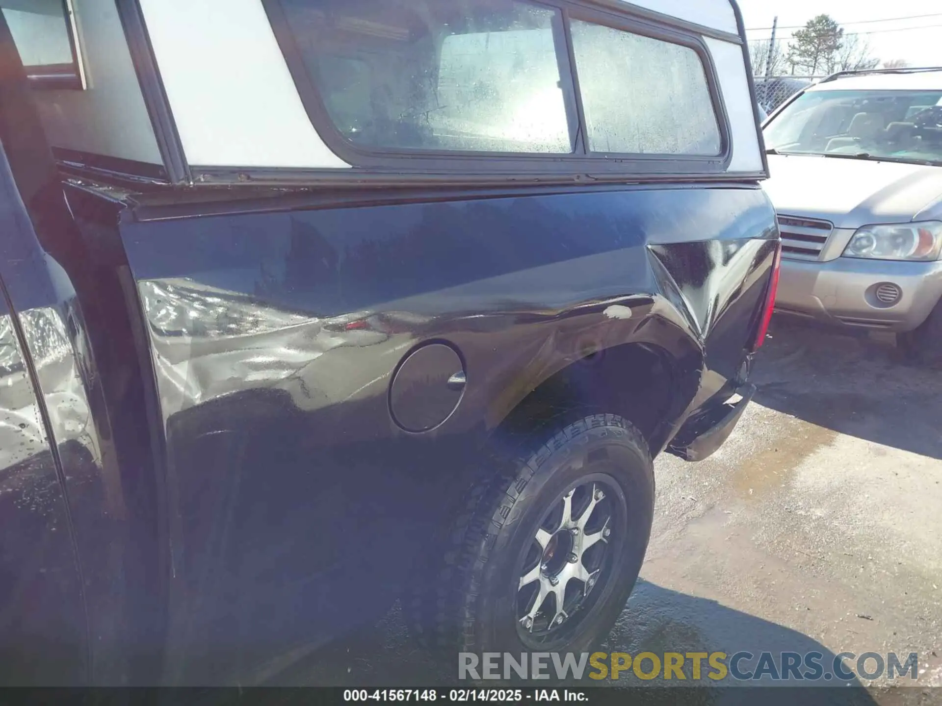 6 Photograph of a damaged car 1C6RR7FG8KS682473 RAM 1500 CLASSIC 2019
