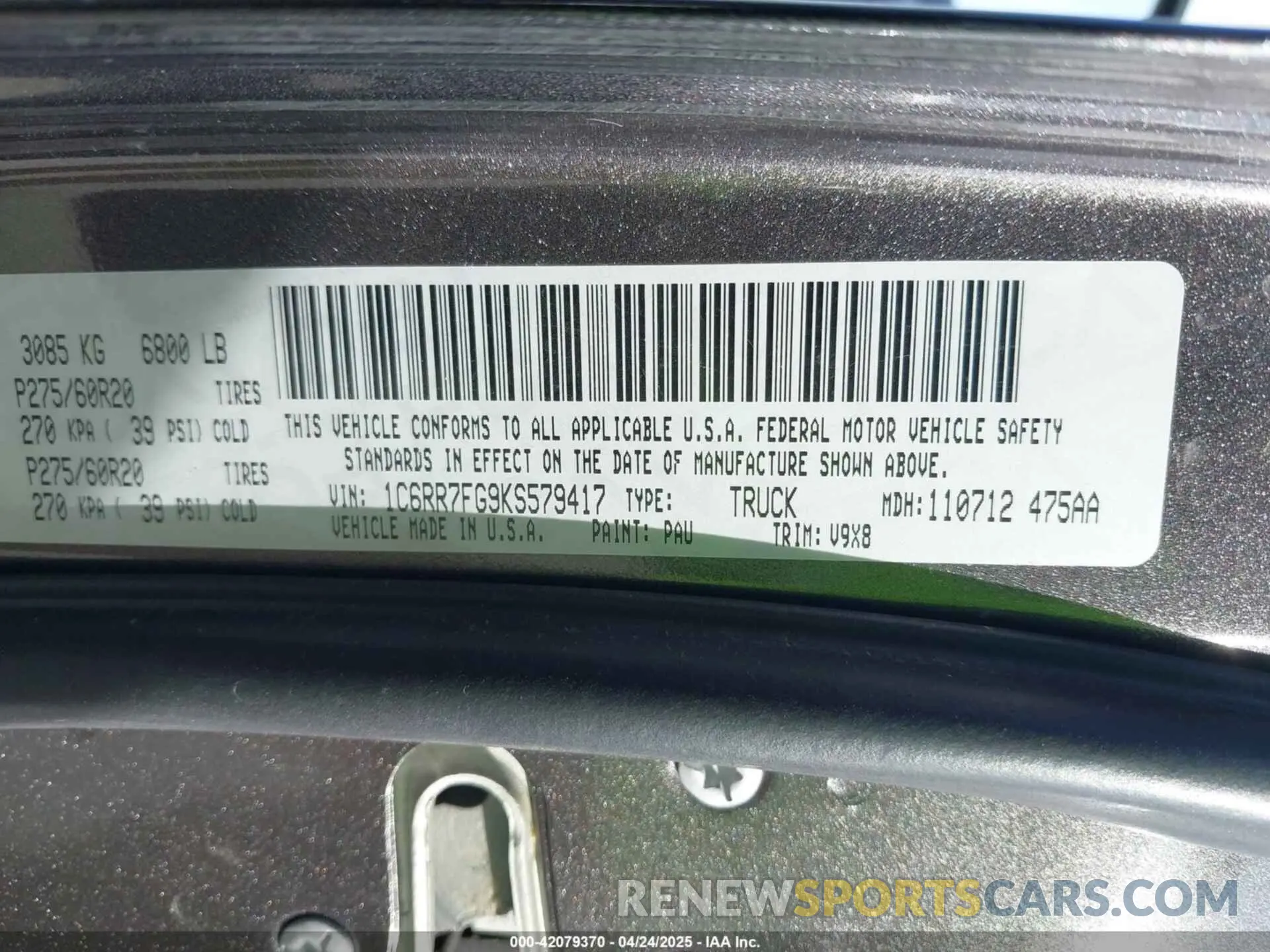 9 Photograph of a damaged car 1C6RR7FG9KS579417 RAM 1500 CLASSIC 2019