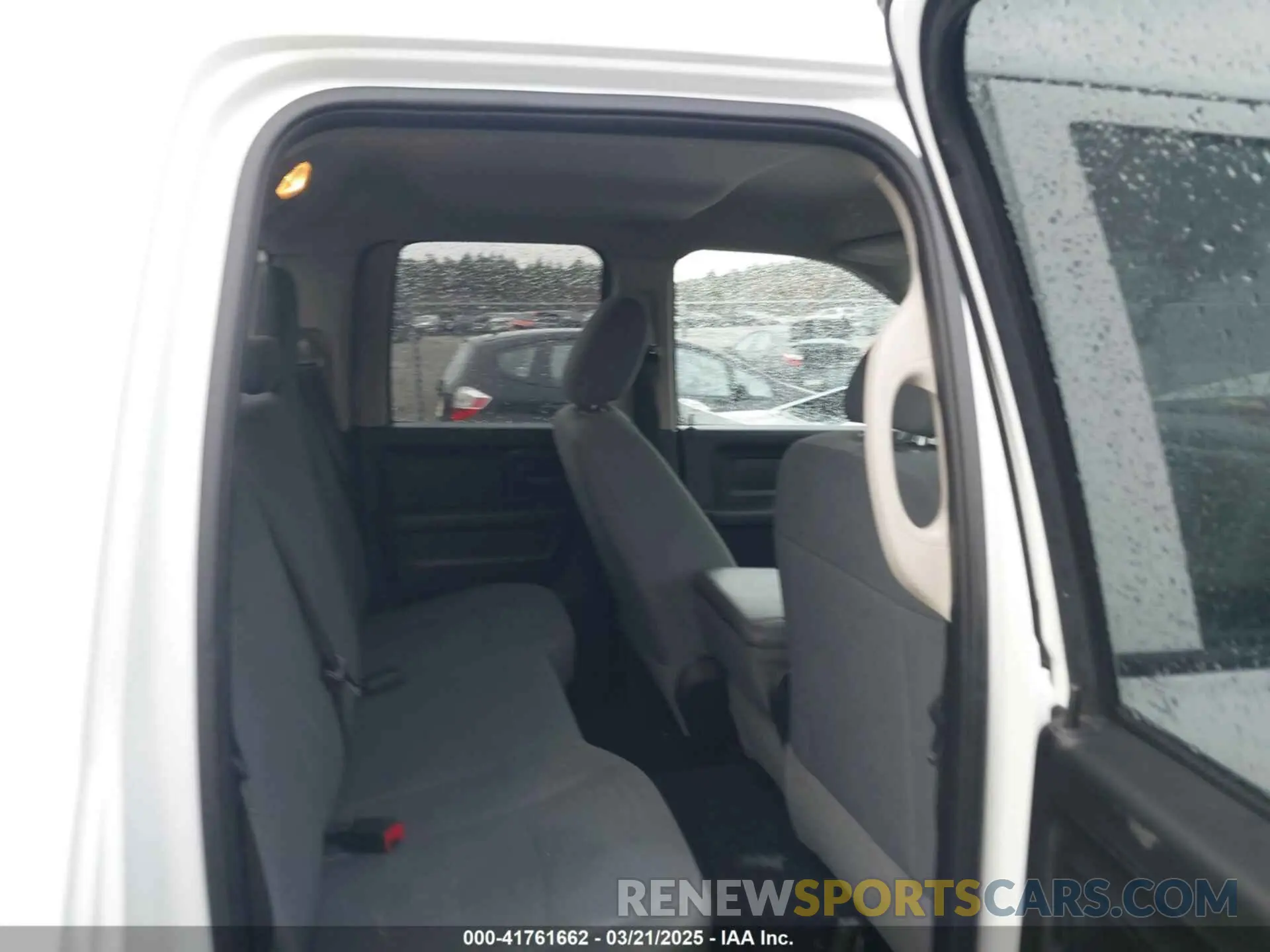 8 Photograph of a damaged car 1C6RR7FG9KS646937 RAM 1500 CLASSIC 2019