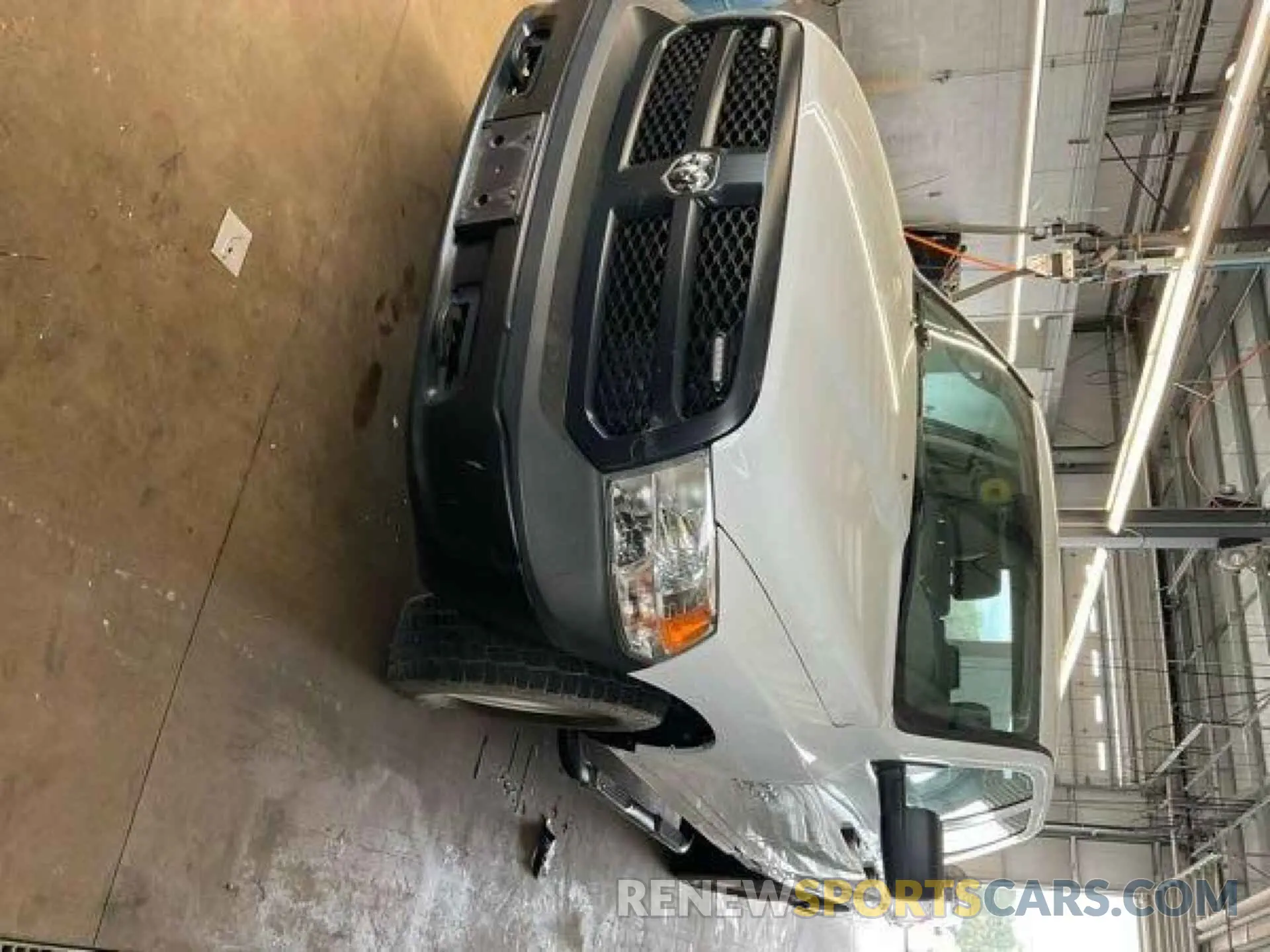 9 Photograph of a damaged car 1C6RR7FGXKS607046 RAM 1500 CLASSIC 2019