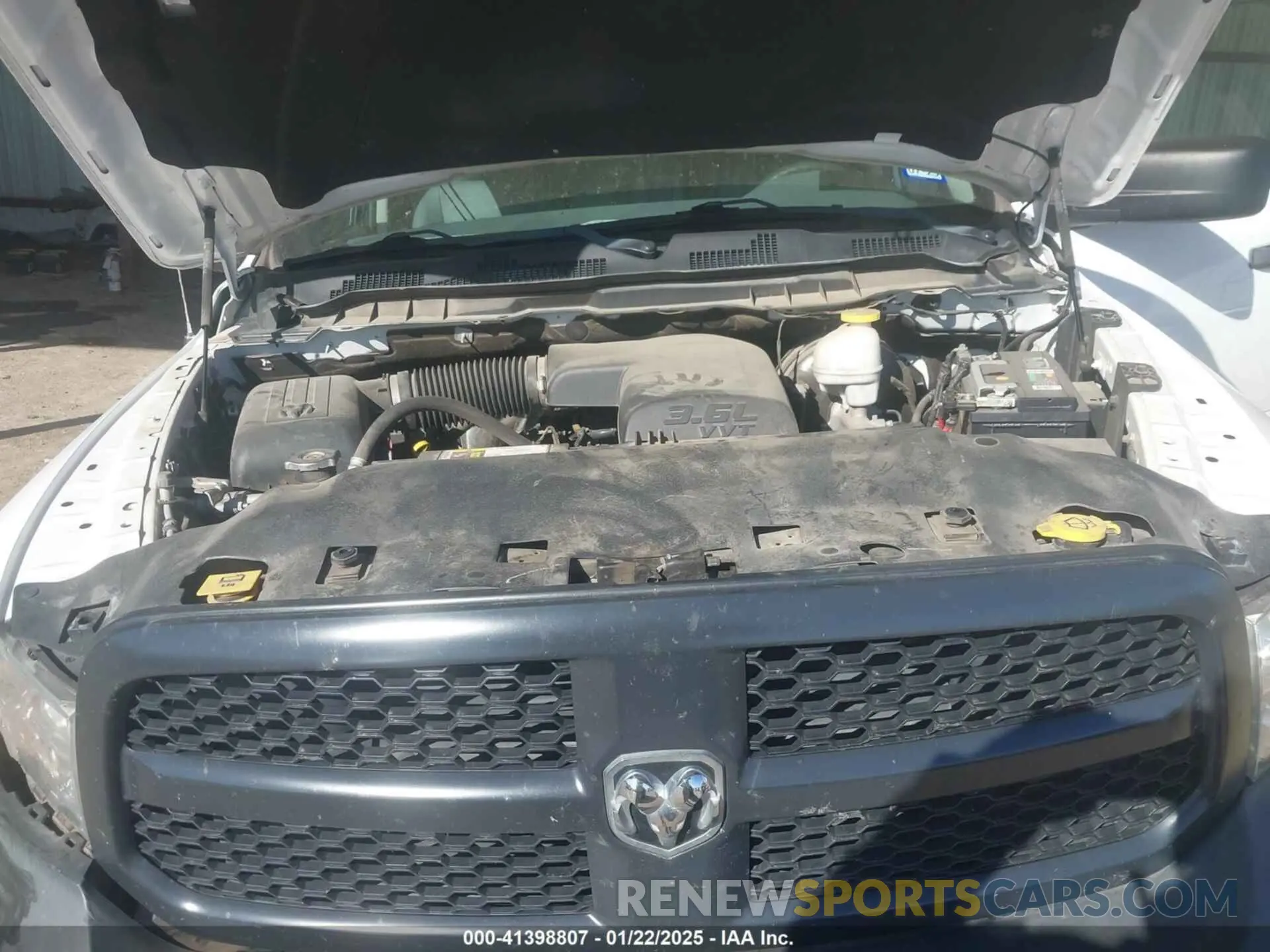 10 Photograph of a damaged car 1C6RR7FGXKS635851 RAM 1500 CLASSIC 2019