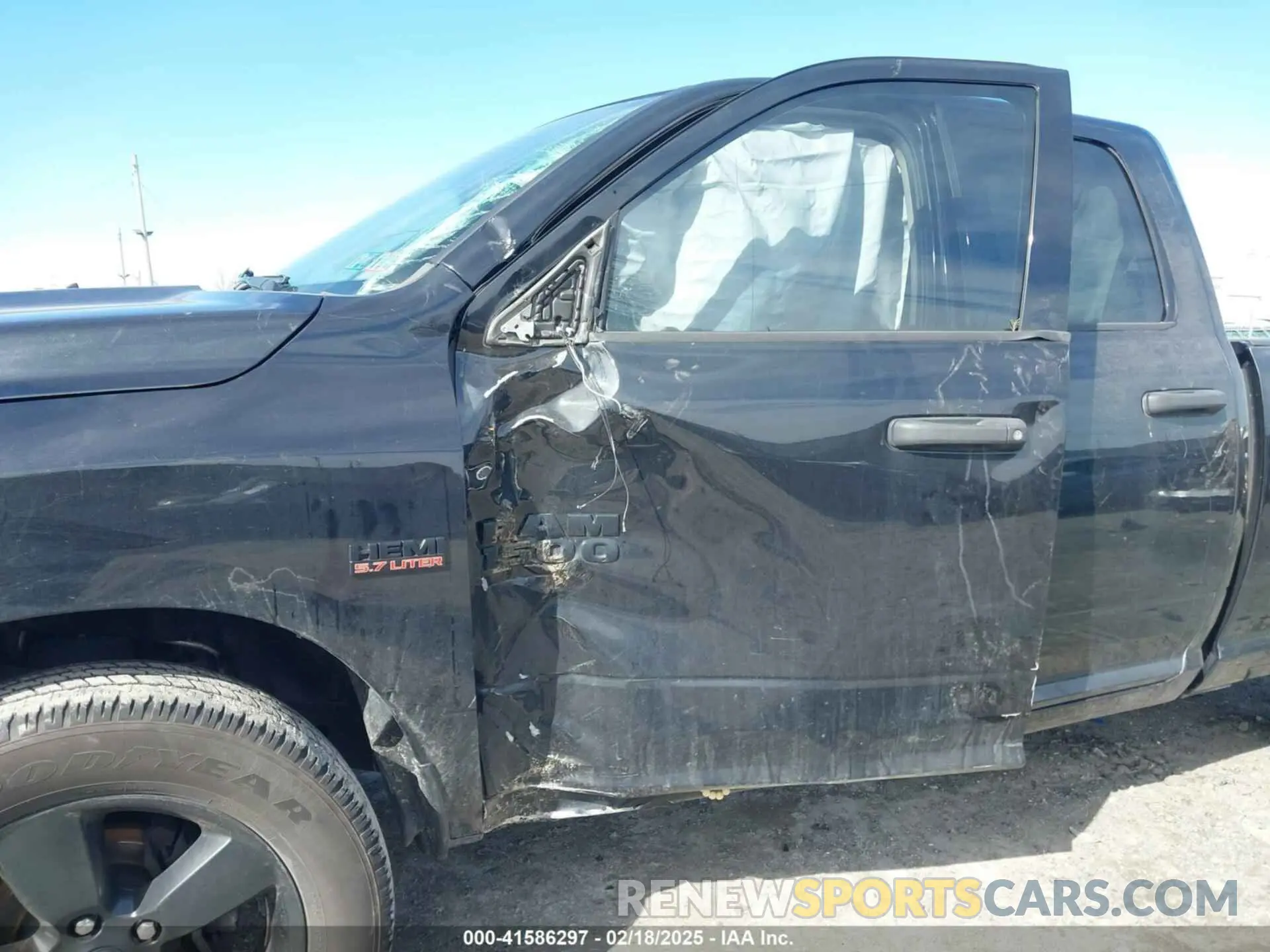 6 Photograph of a damaged car 1C6RR7FT5KS578097 RAM 1500 CLASSIC 2019