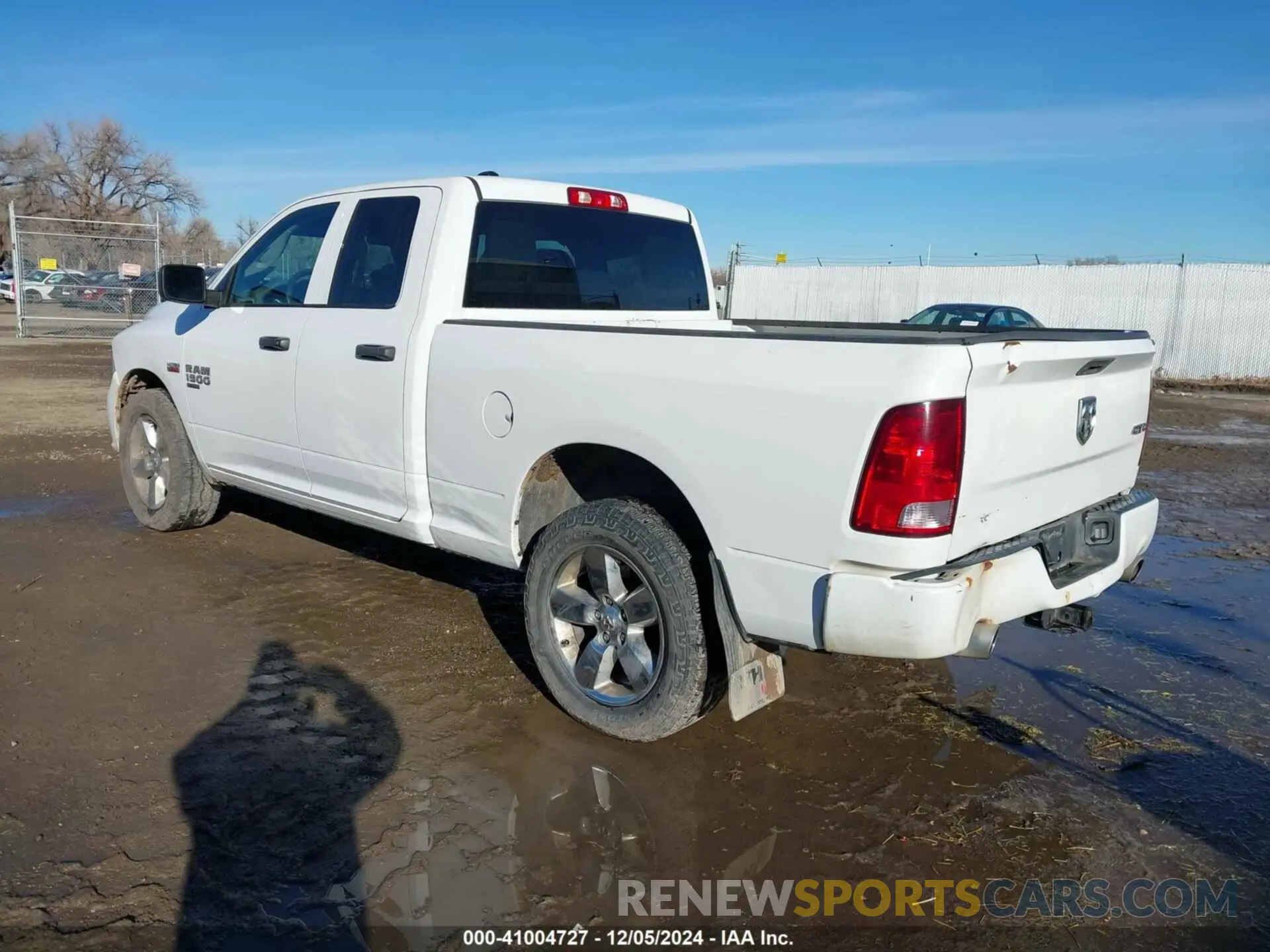 3 Photograph of a damaged car 1C6RR7FT5KS626746 RAM 1500 CLASSIC 2019