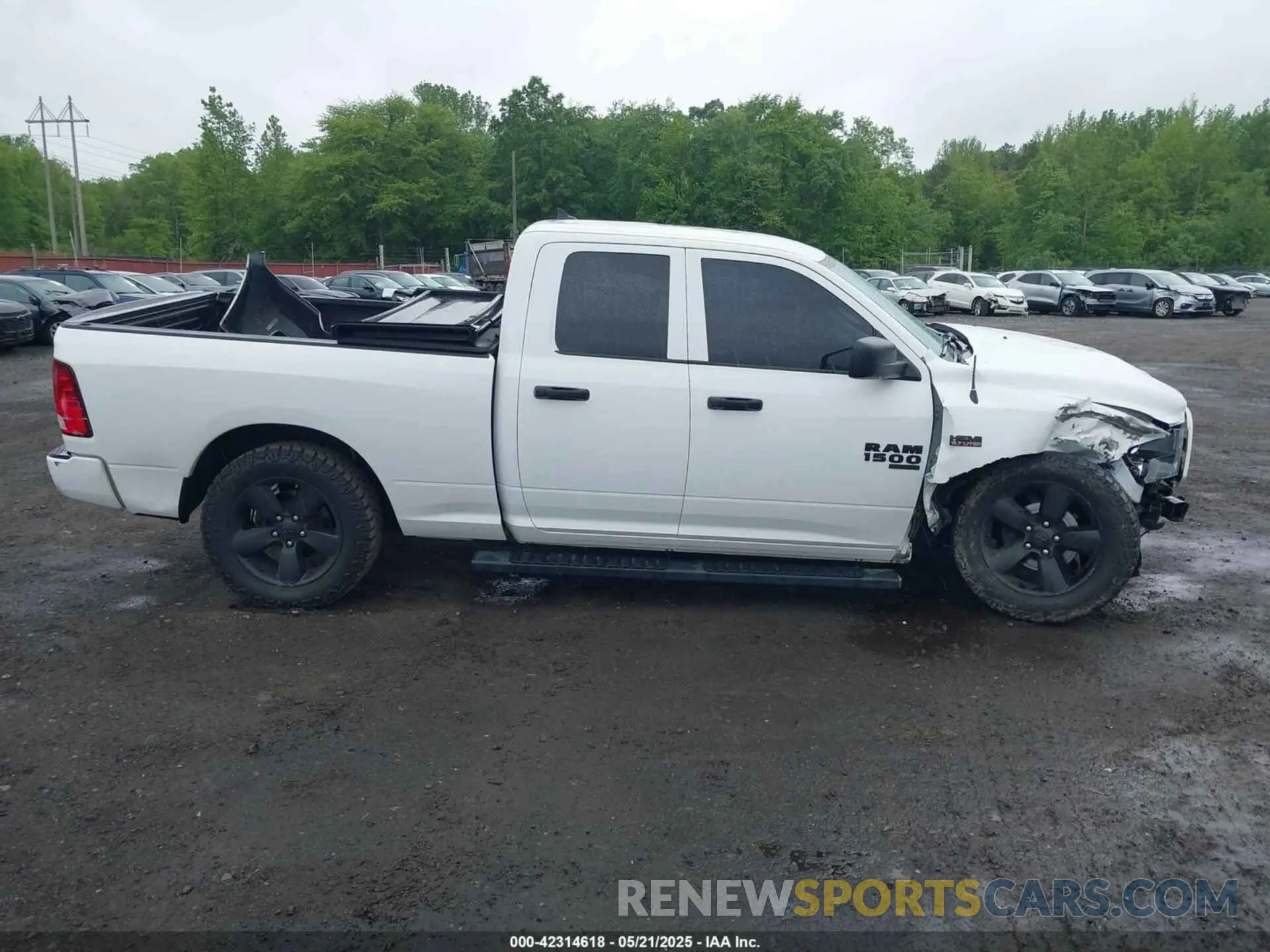 13 Photograph of a damaged car 1C6RR7FT7KS626649 RAM 1500 CLASSIC 2019