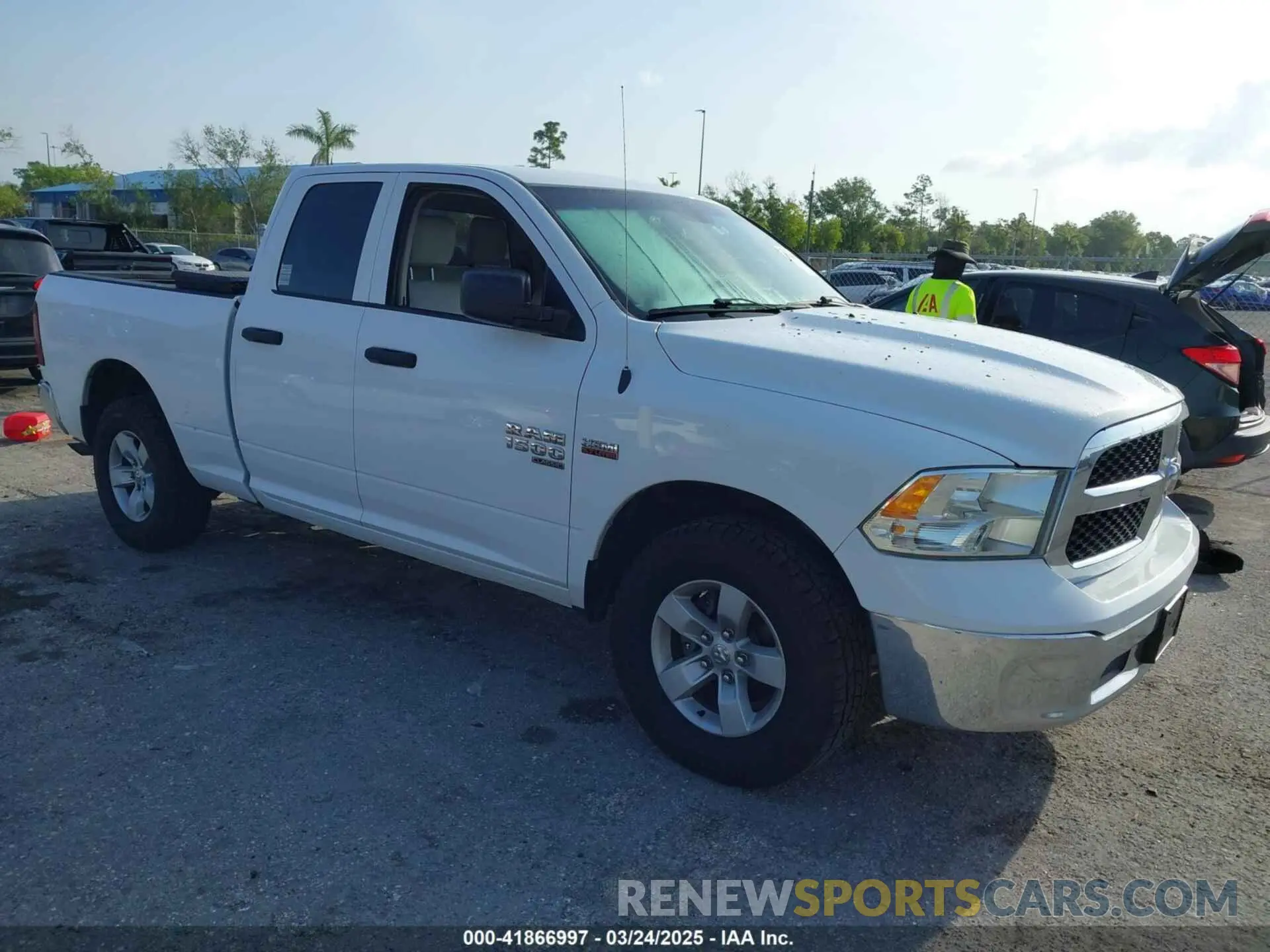 1 Photograph of a damaged car 1C6RR7FT8KS533686 RAM 1500 CLASSIC 2019
