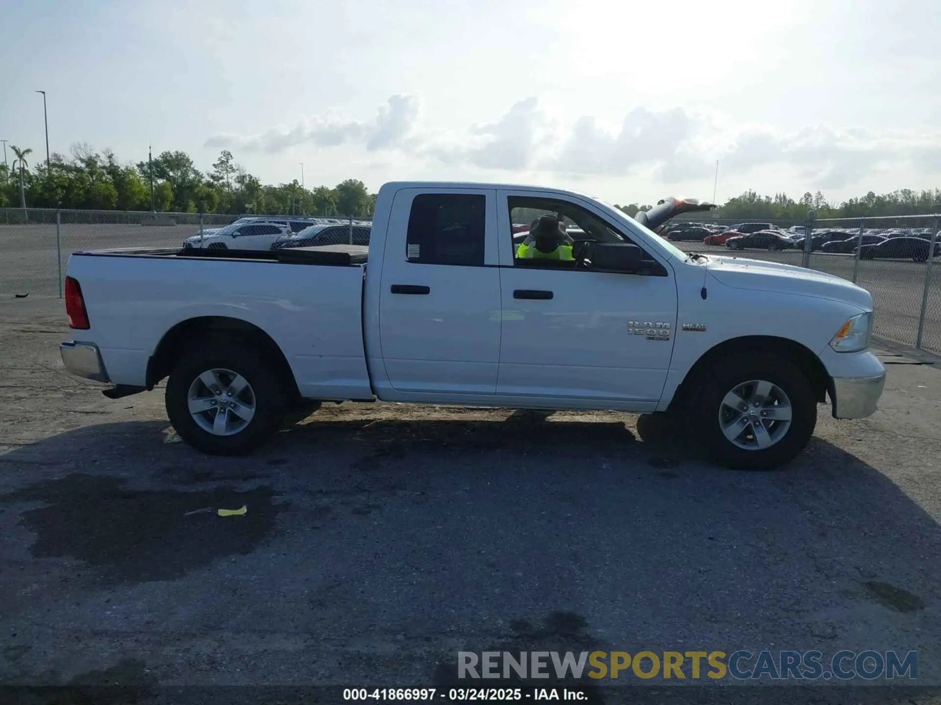 14 Photograph of a damaged car 1C6RR7FT8KS533686 RAM 1500 CLASSIC 2019