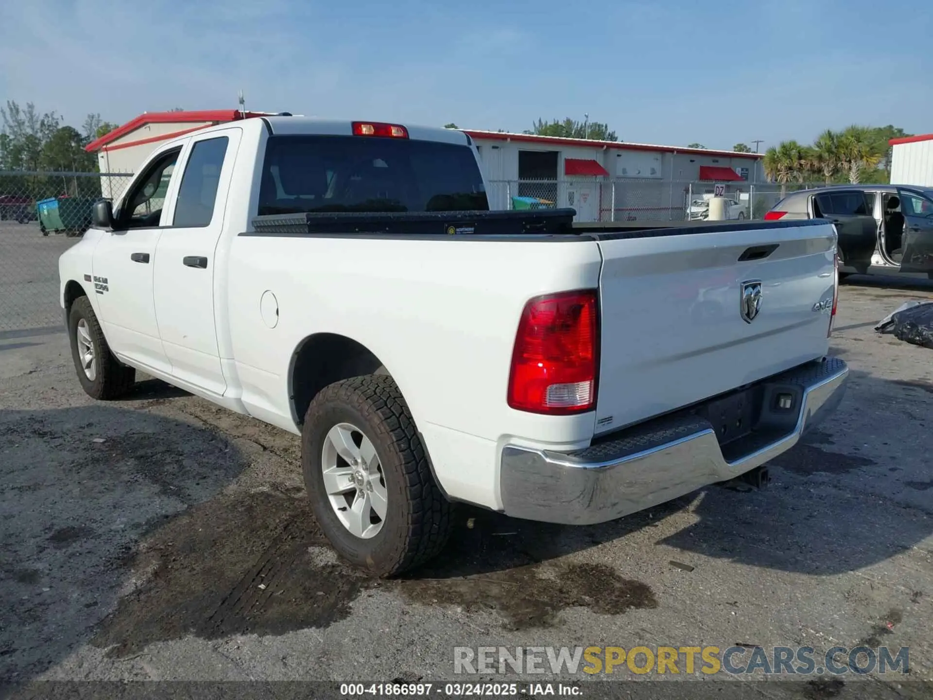6 Photograph of a damaged car 1C6RR7FT8KS533686 RAM 1500 CLASSIC 2019