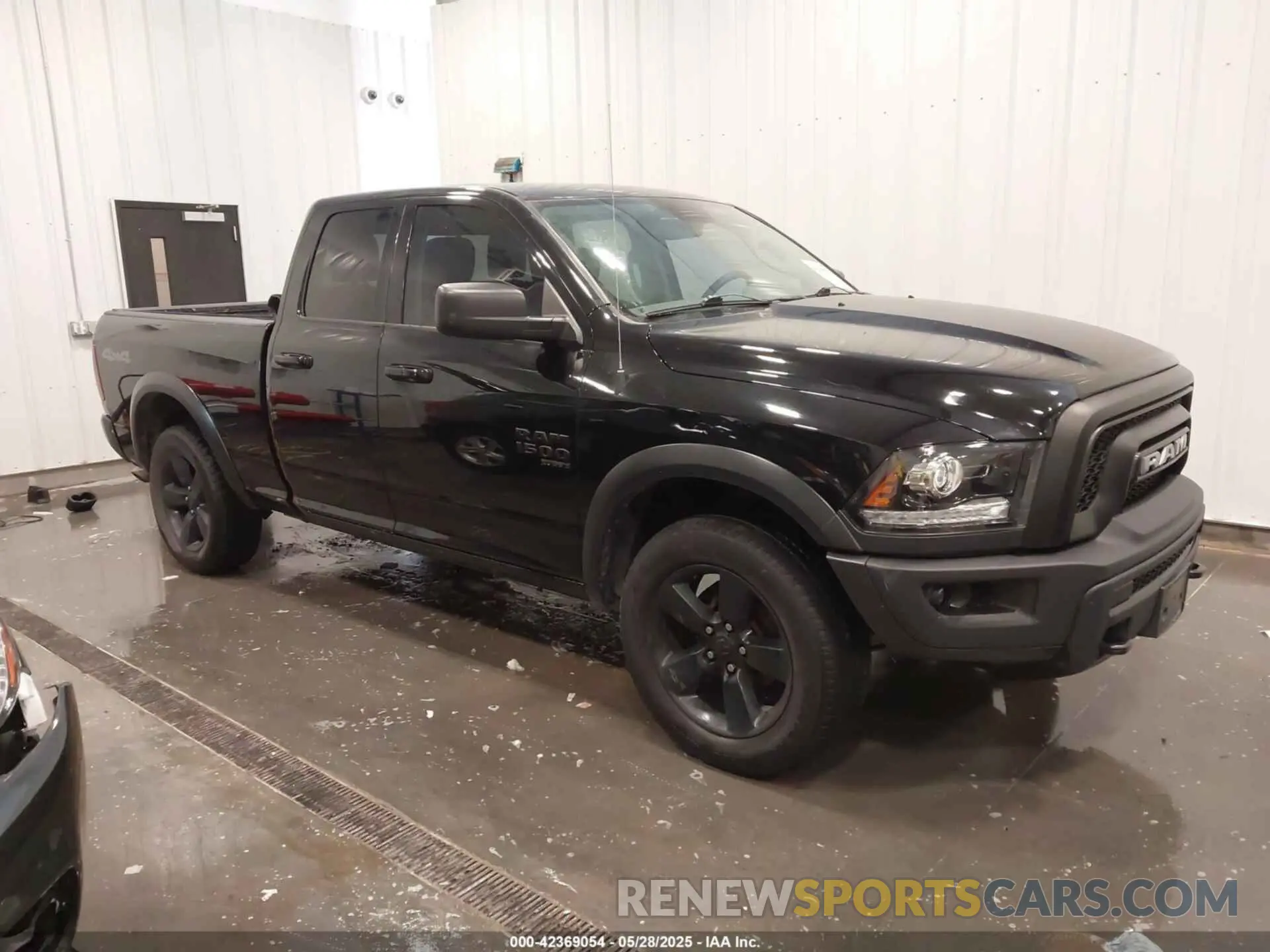 1 Photograph of a damaged car 1C6RR7GG1KS653296 RAM 1500 CLASSIC 2019