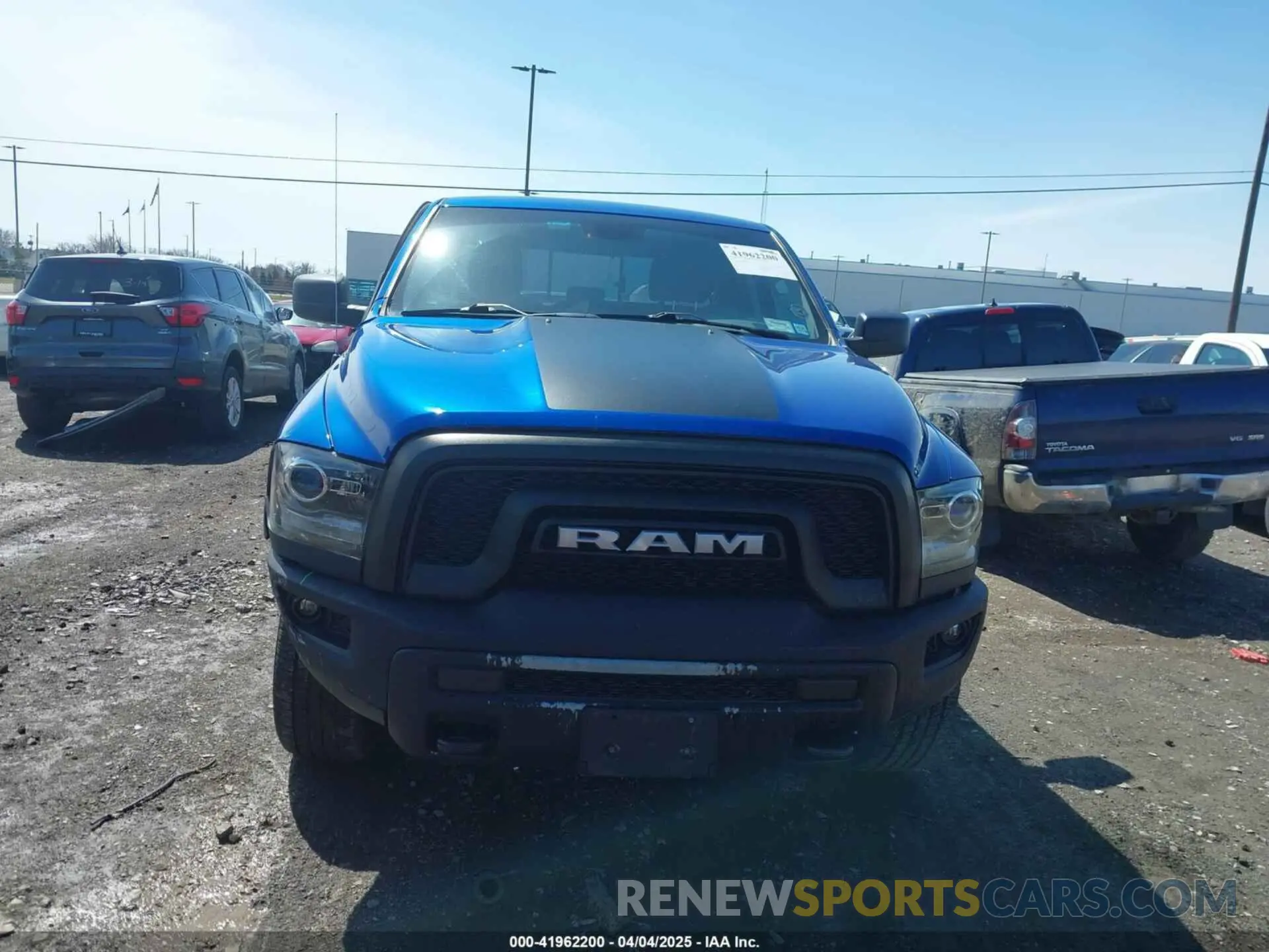 12 Photograph of a damaged car 1C6RR7GG1KS666467 RAM 1500 CLASSIC 2019