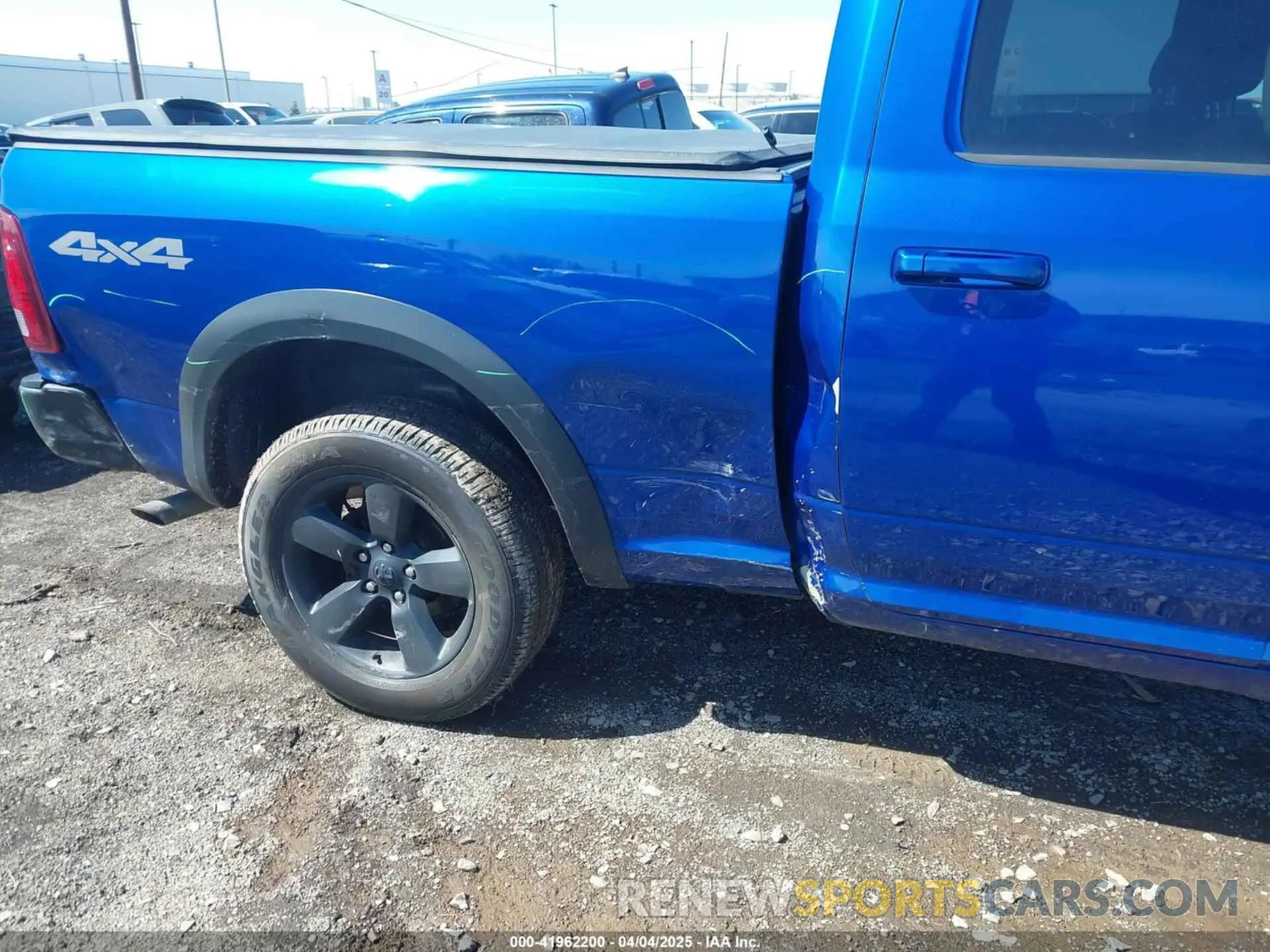 18 Photograph of a damaged car 1C6RR7GG1KS666467 RAM 1500 CLASSIC 2019