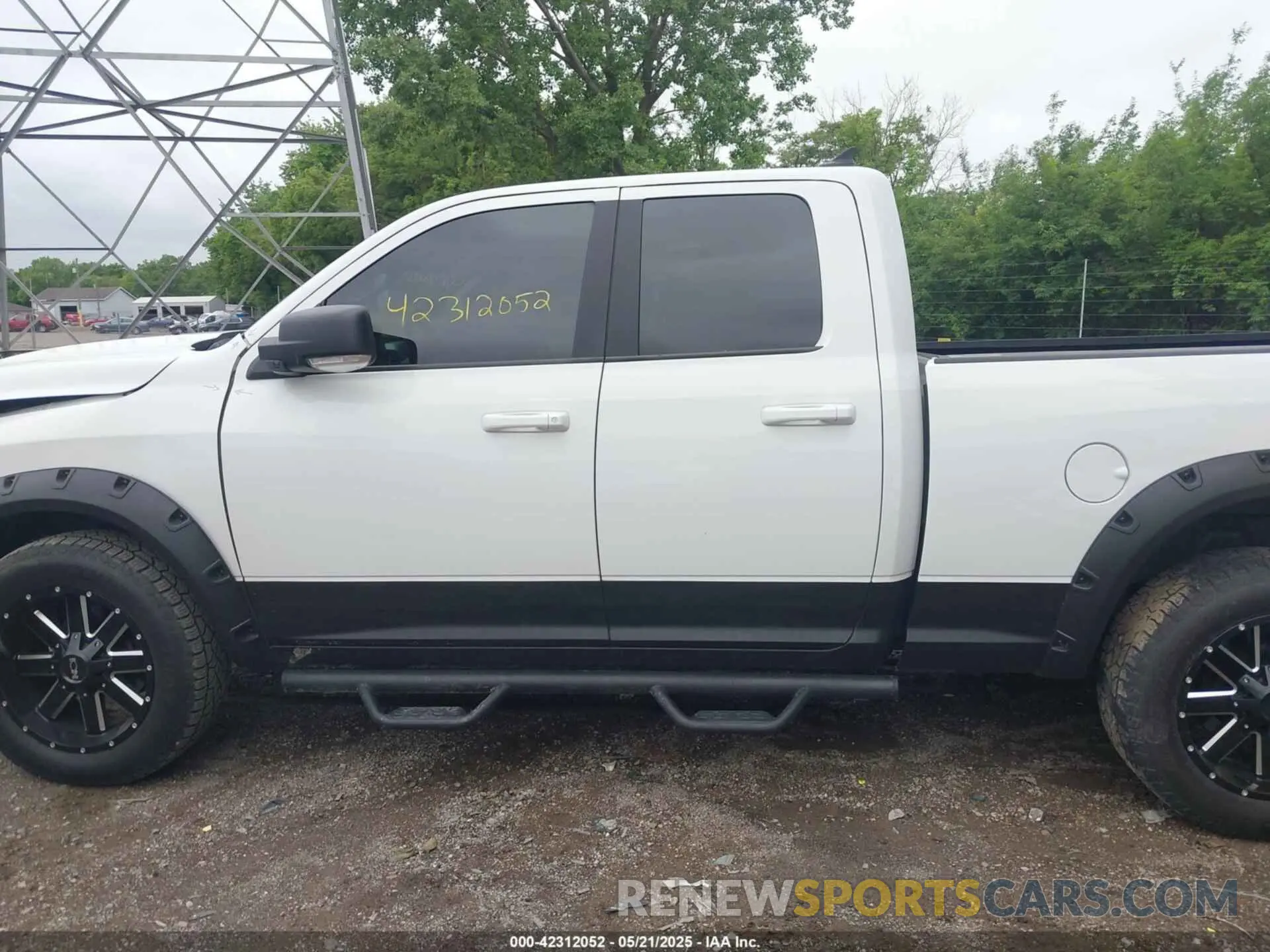 14 Photograph of a damaged car 1C6RR7GGXKS616991 RAM 1500 CLASSIC 2019