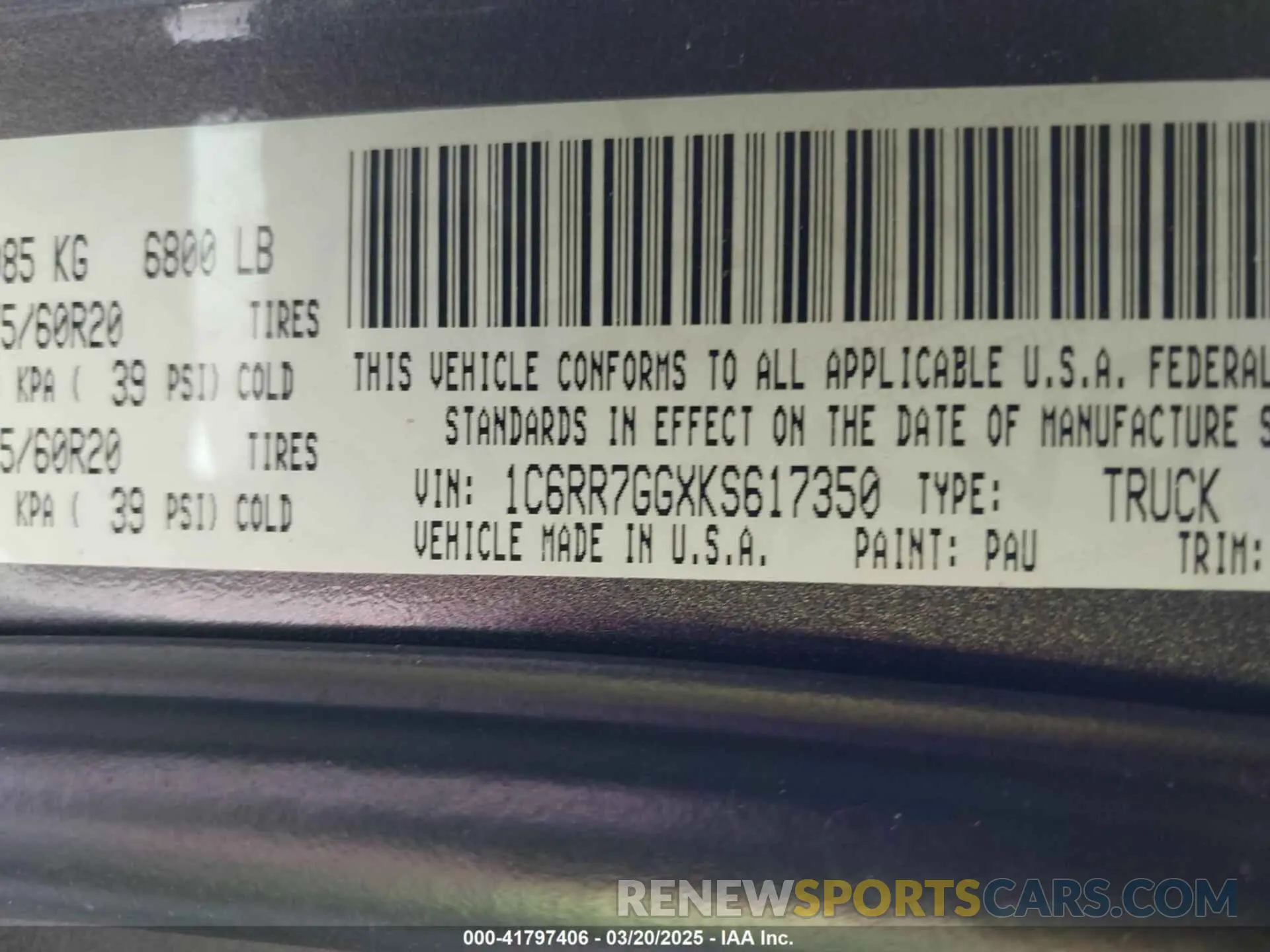 9 Photograph of a damaged car 1C6RR7GGXKS617350 RAM 1500 CLASSIC 2019